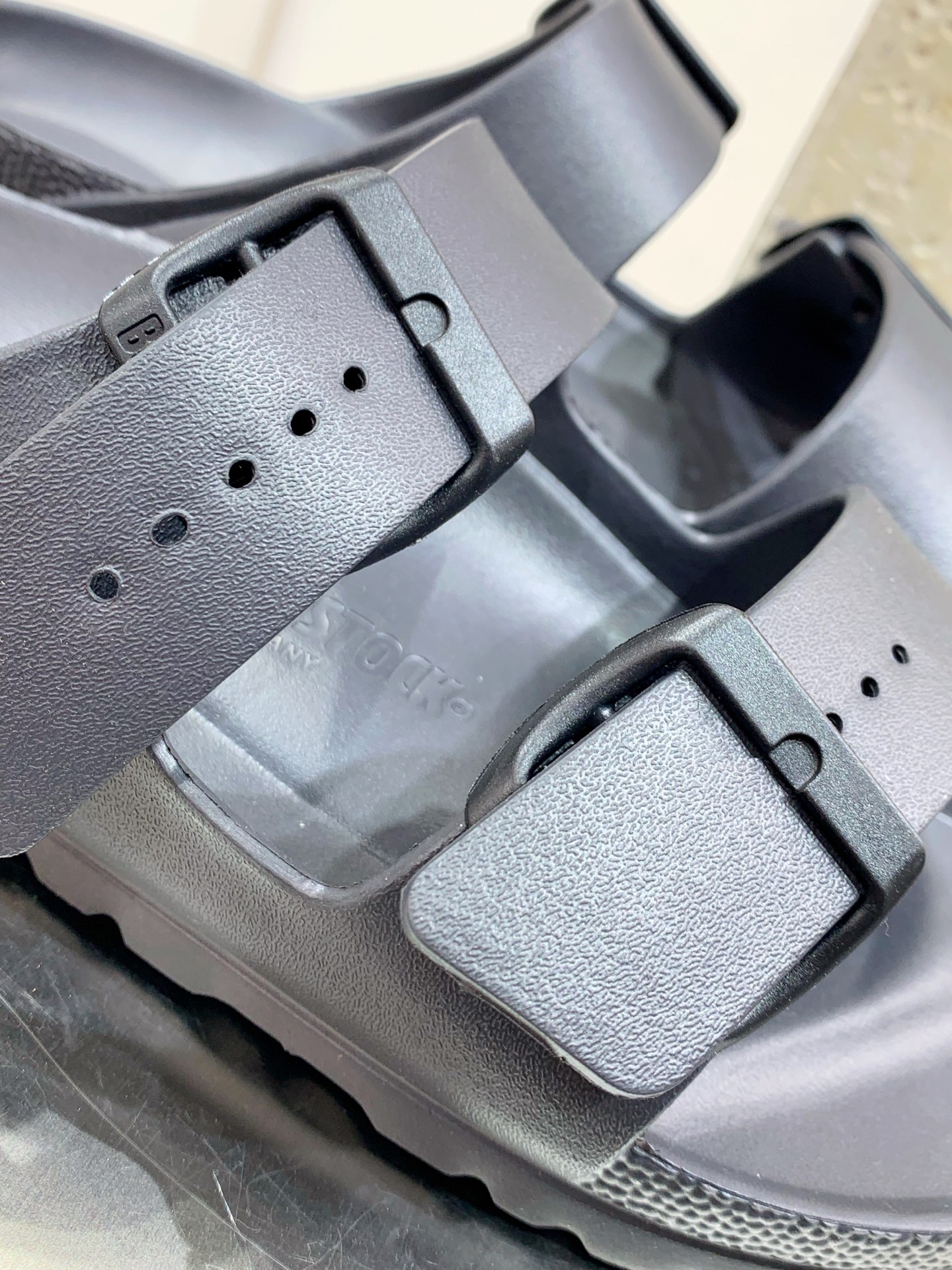 Calvin Klein Sandals S