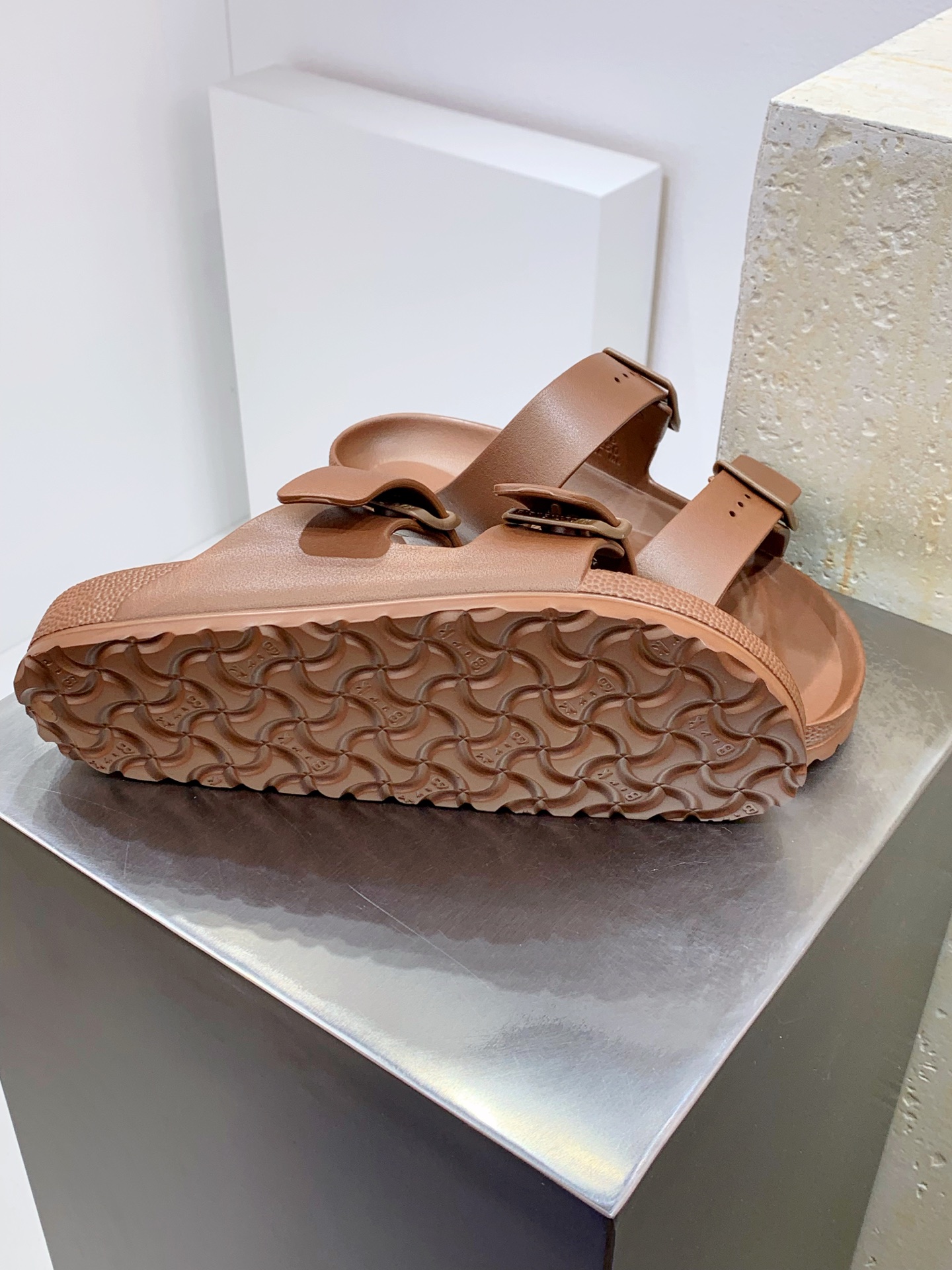 Calvin Klein Sandals S