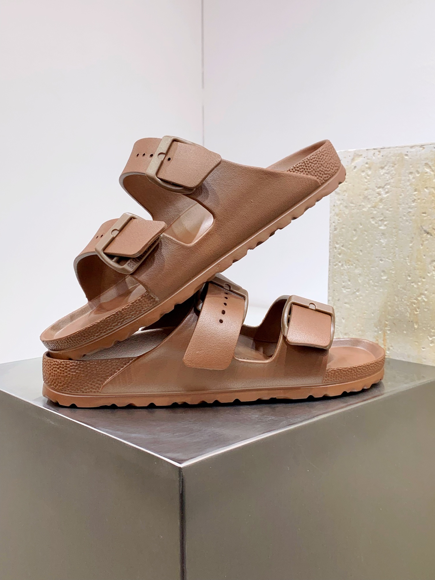 Calvin Klein Sandals S