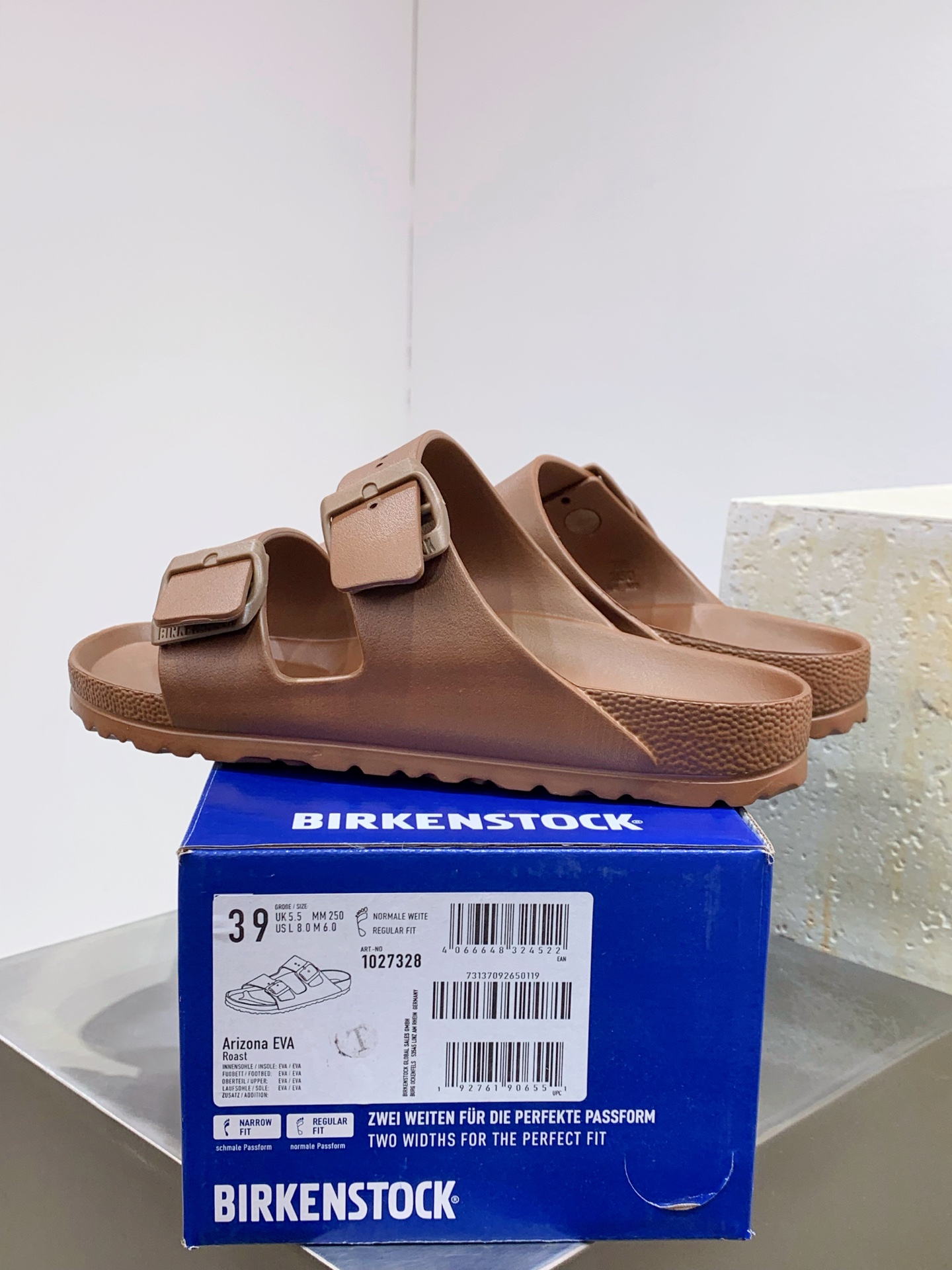 Calvin Klein Sandals S