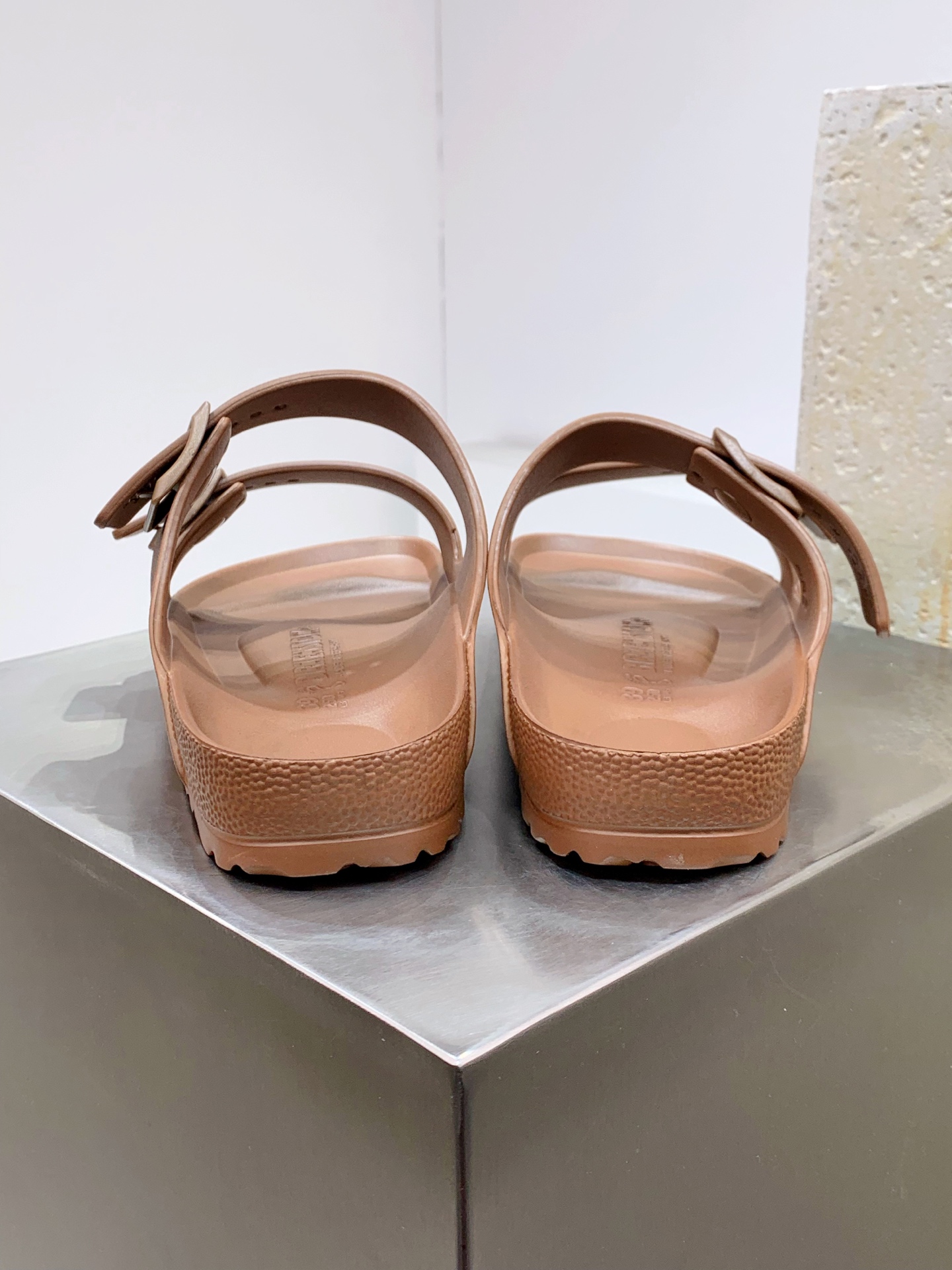 Calvin Klein Sandals S