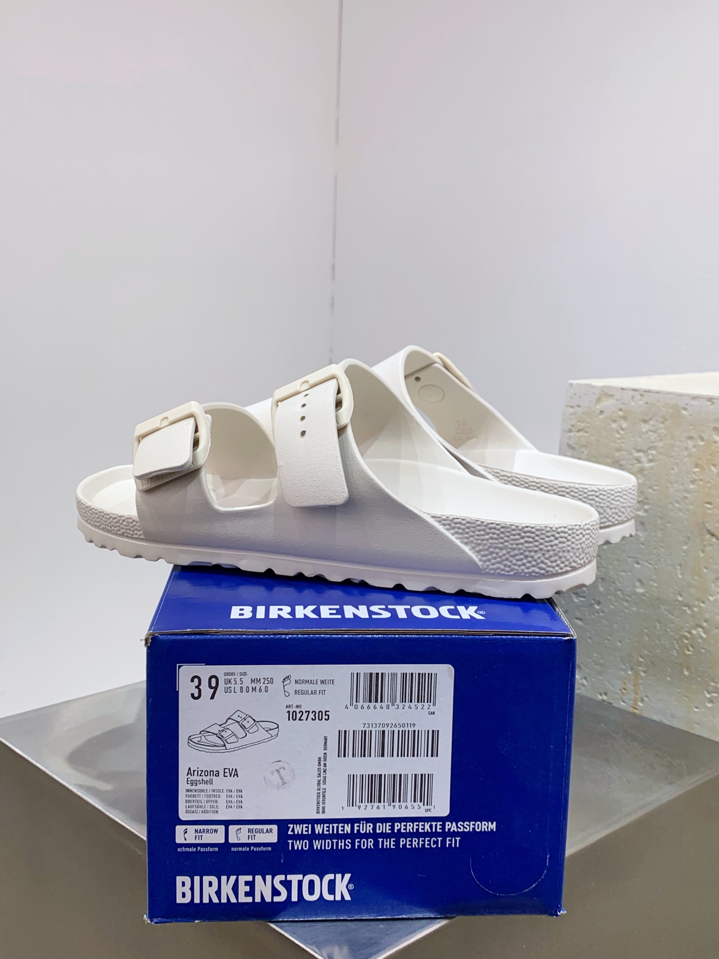 Calvin Klein Sandals S