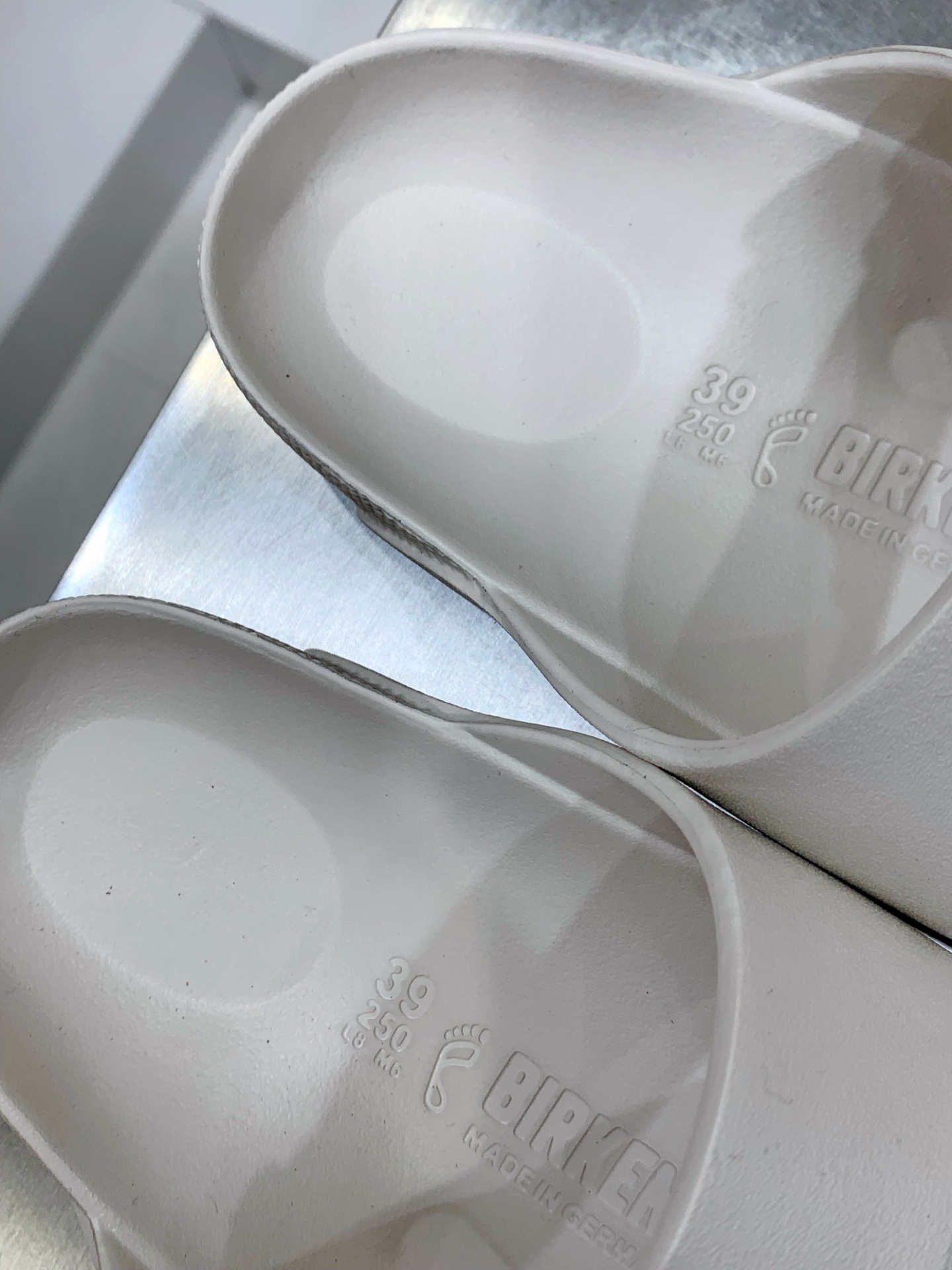 Calvin Klein Sandals S