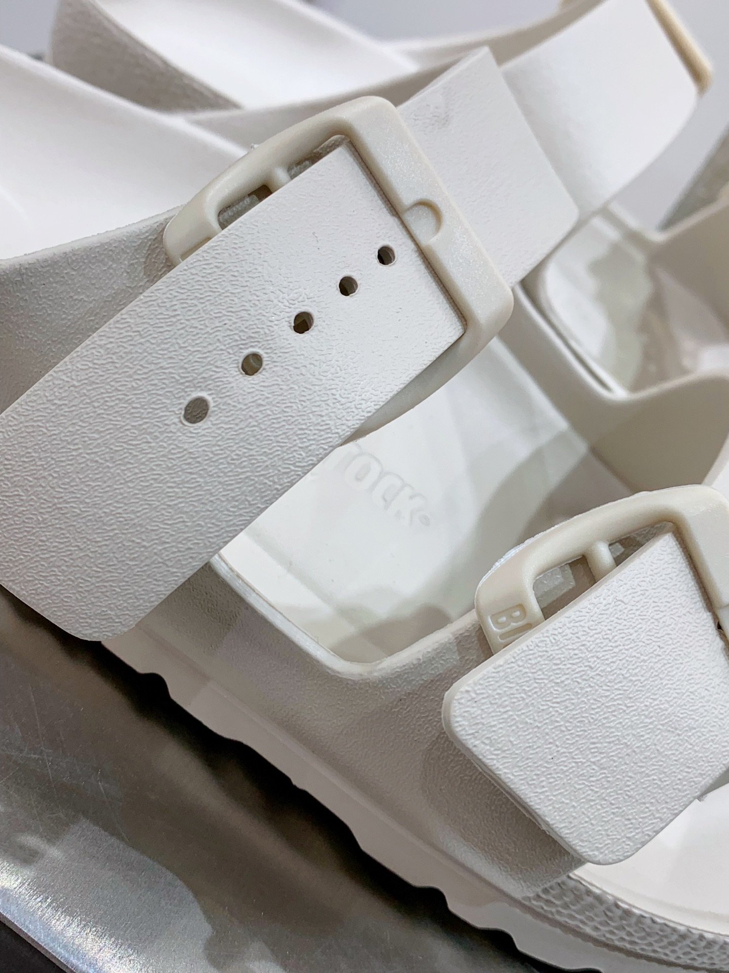 Calvin Klein Sandals S