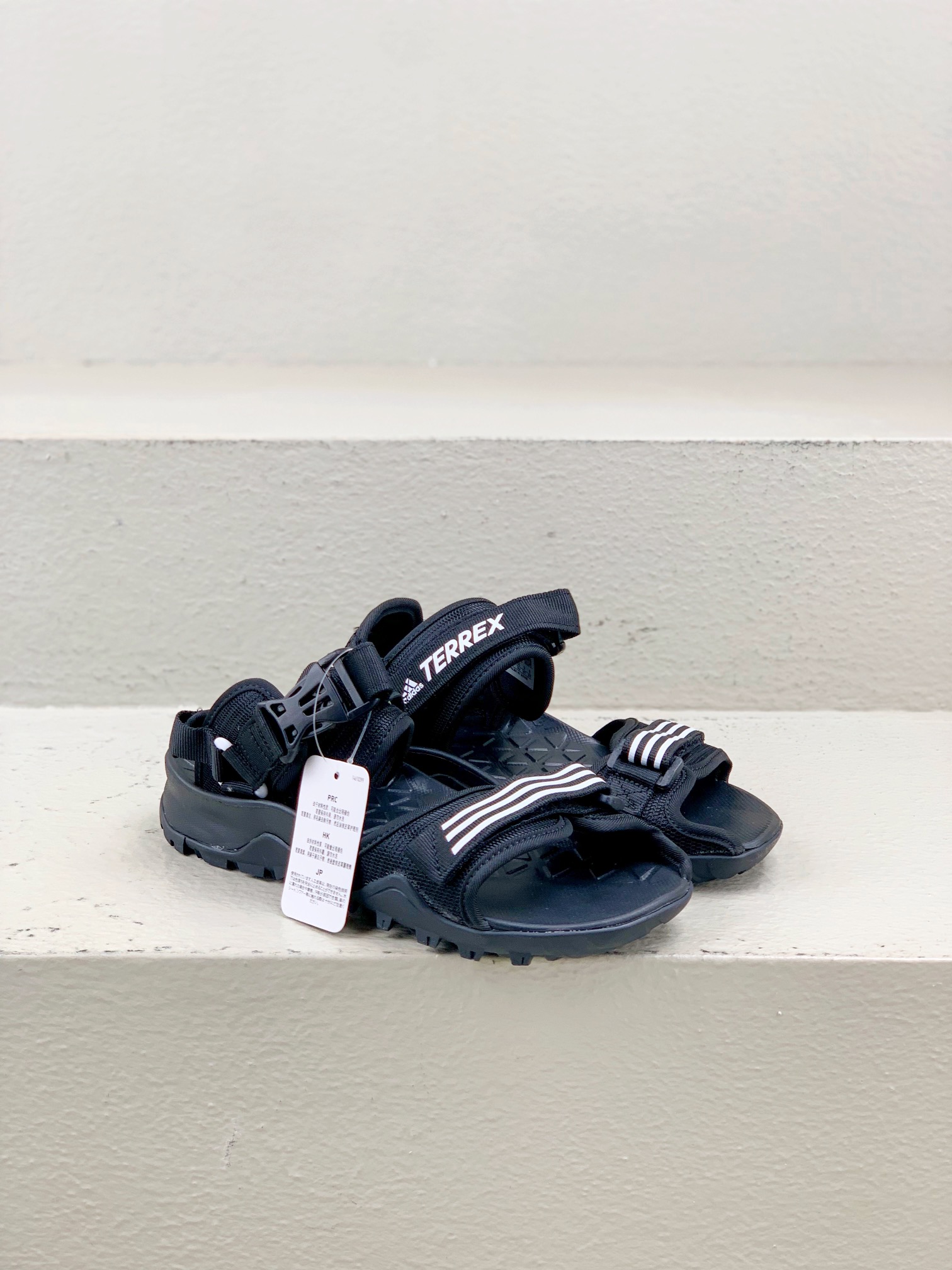 Adidas Sandals Black L-s