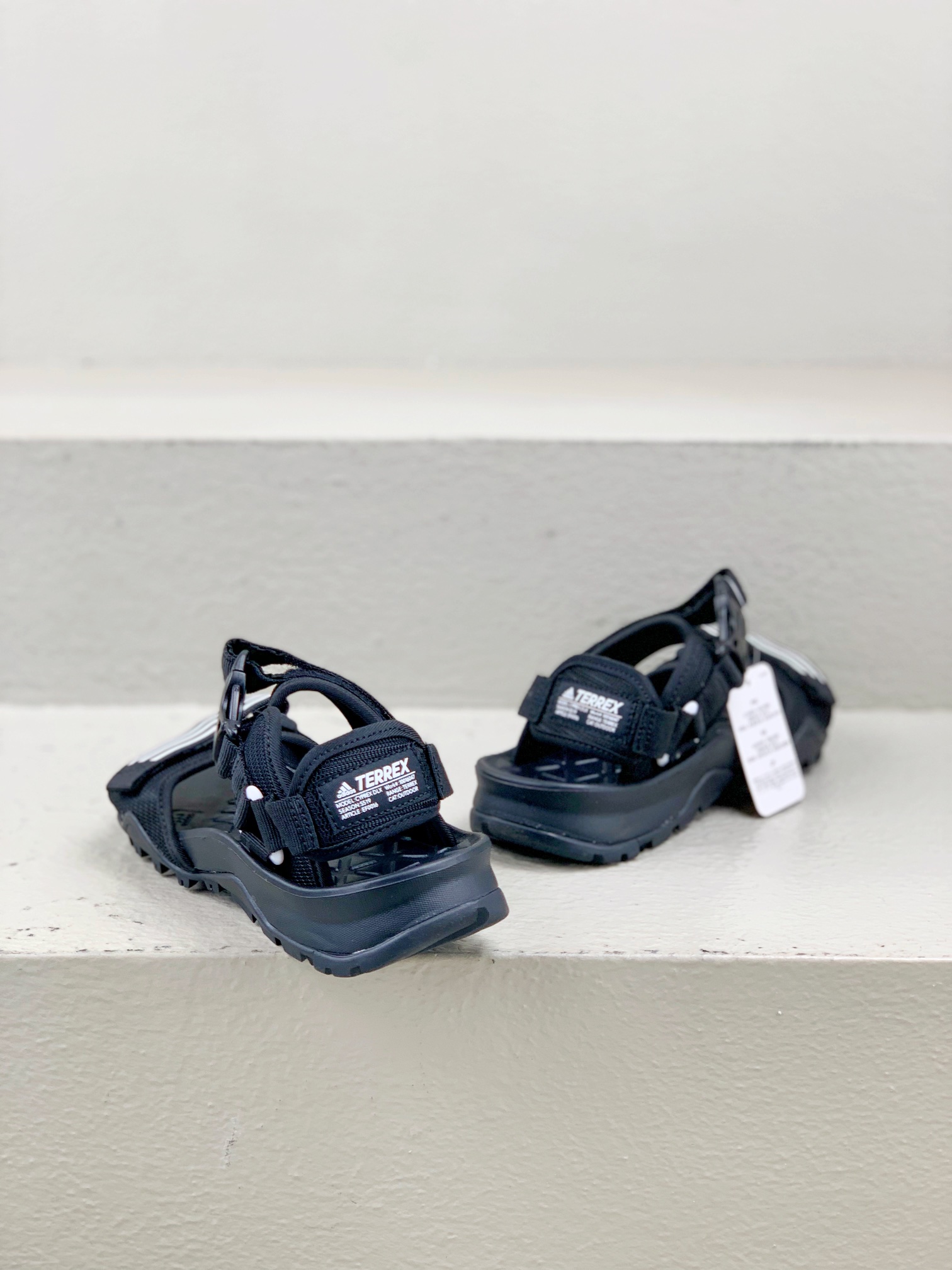 Adidas Sandals Black L-s