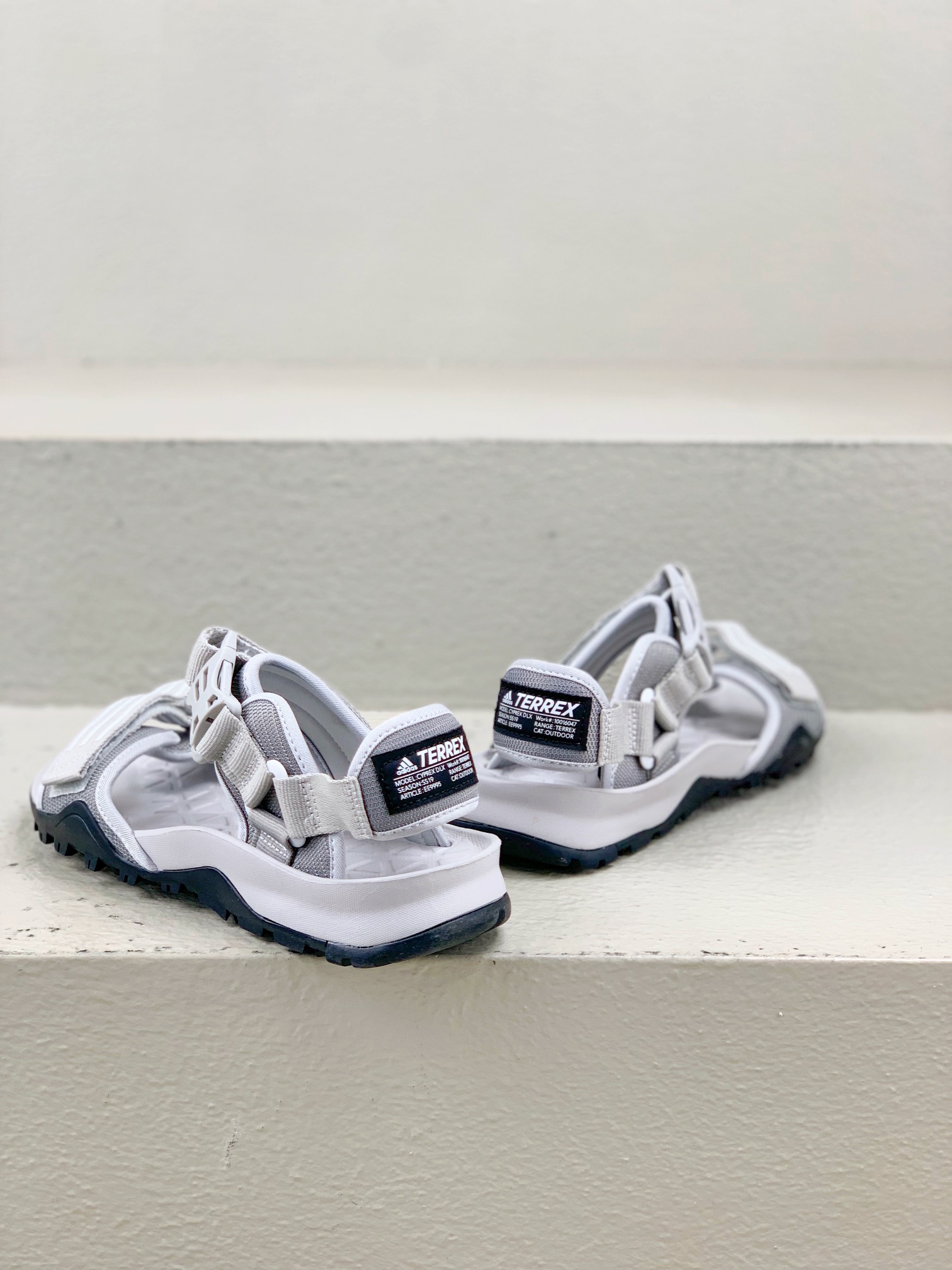 Adidas Sandals Black L-s