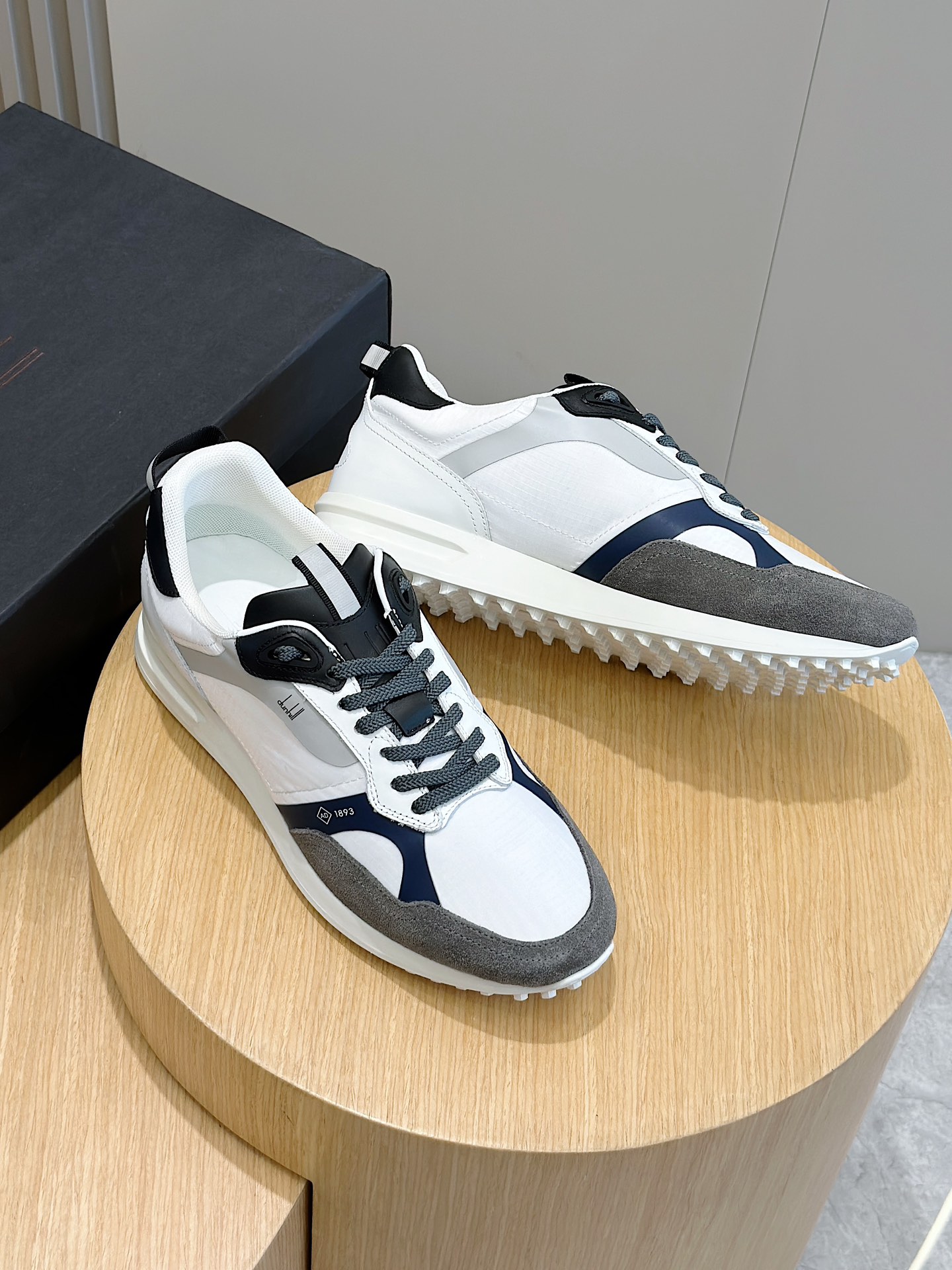 Male Sneakers Shock Absorbing L-s