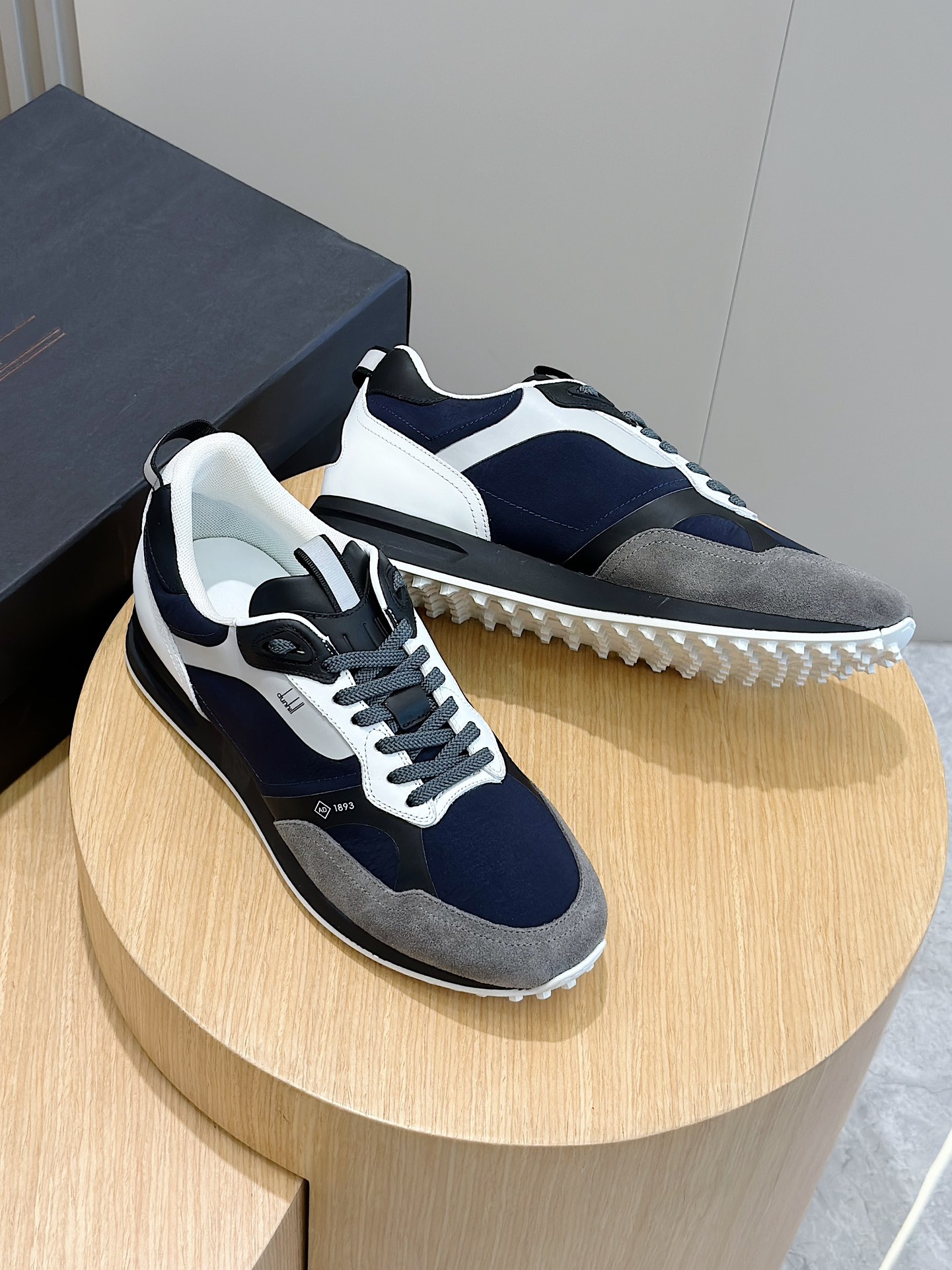 Male Sneakers Shock Absorbing L-s