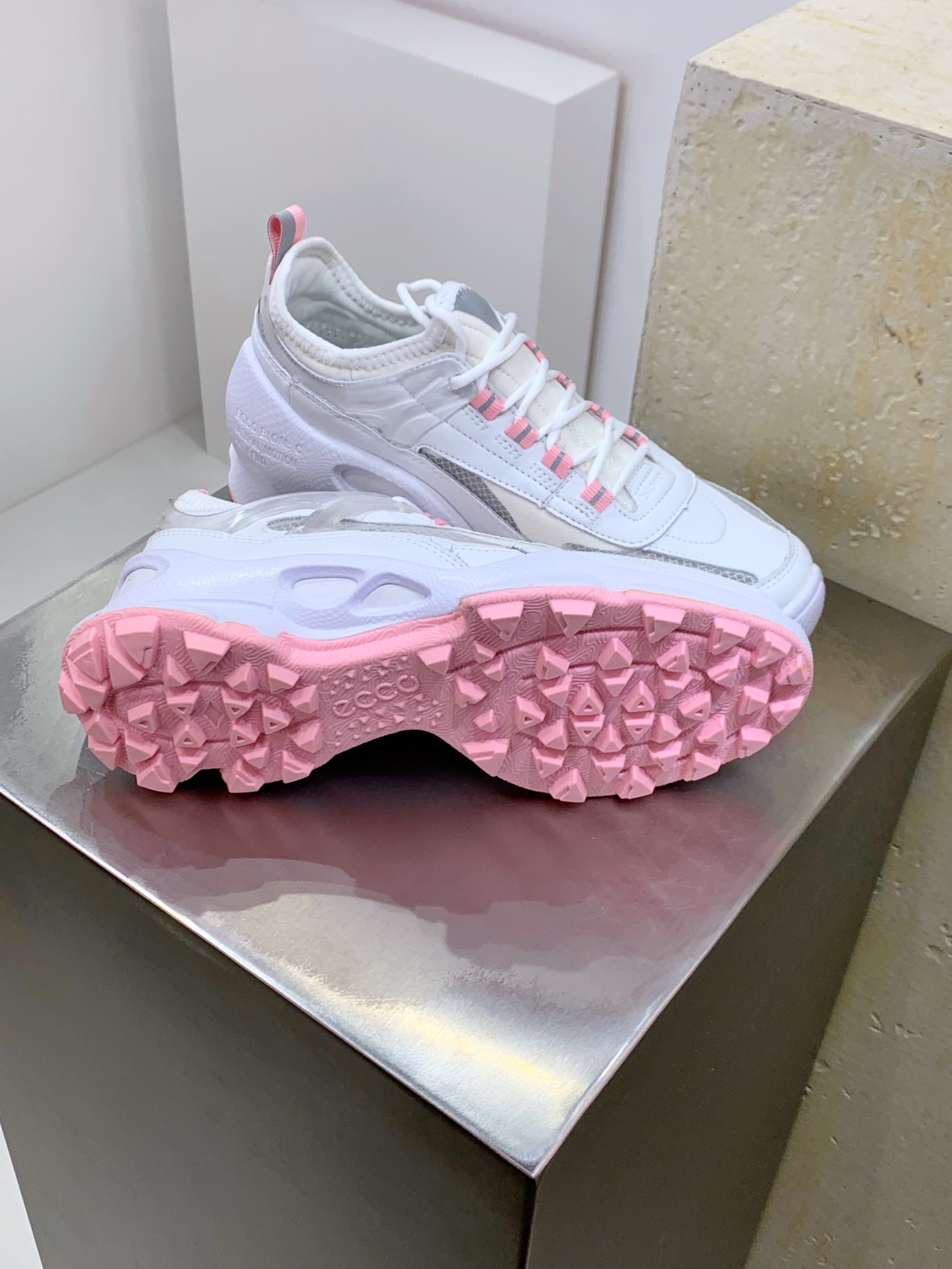 Basic Shoes Breathable L