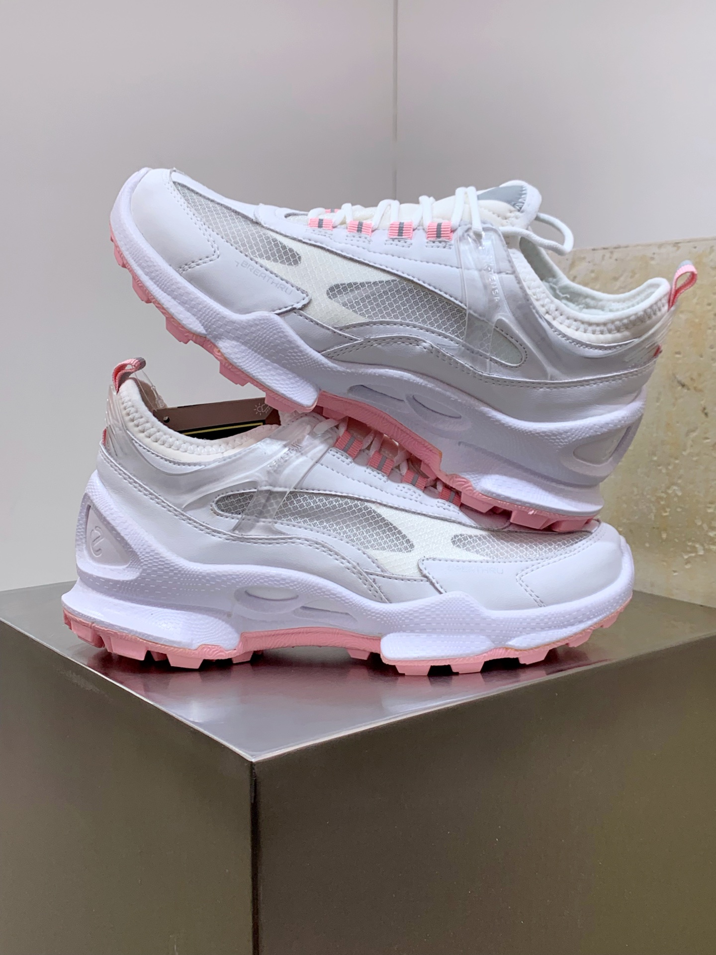 Basic Shoes Breathable L