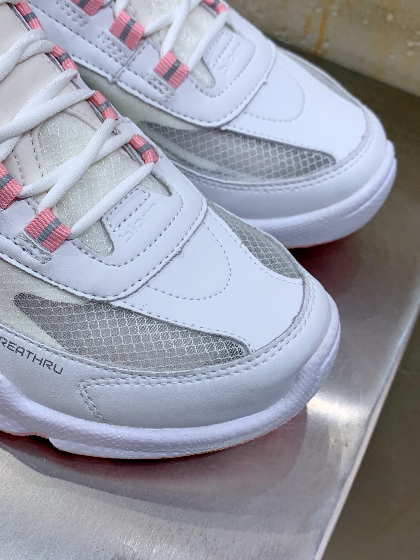 Basic Shoes Breathable L