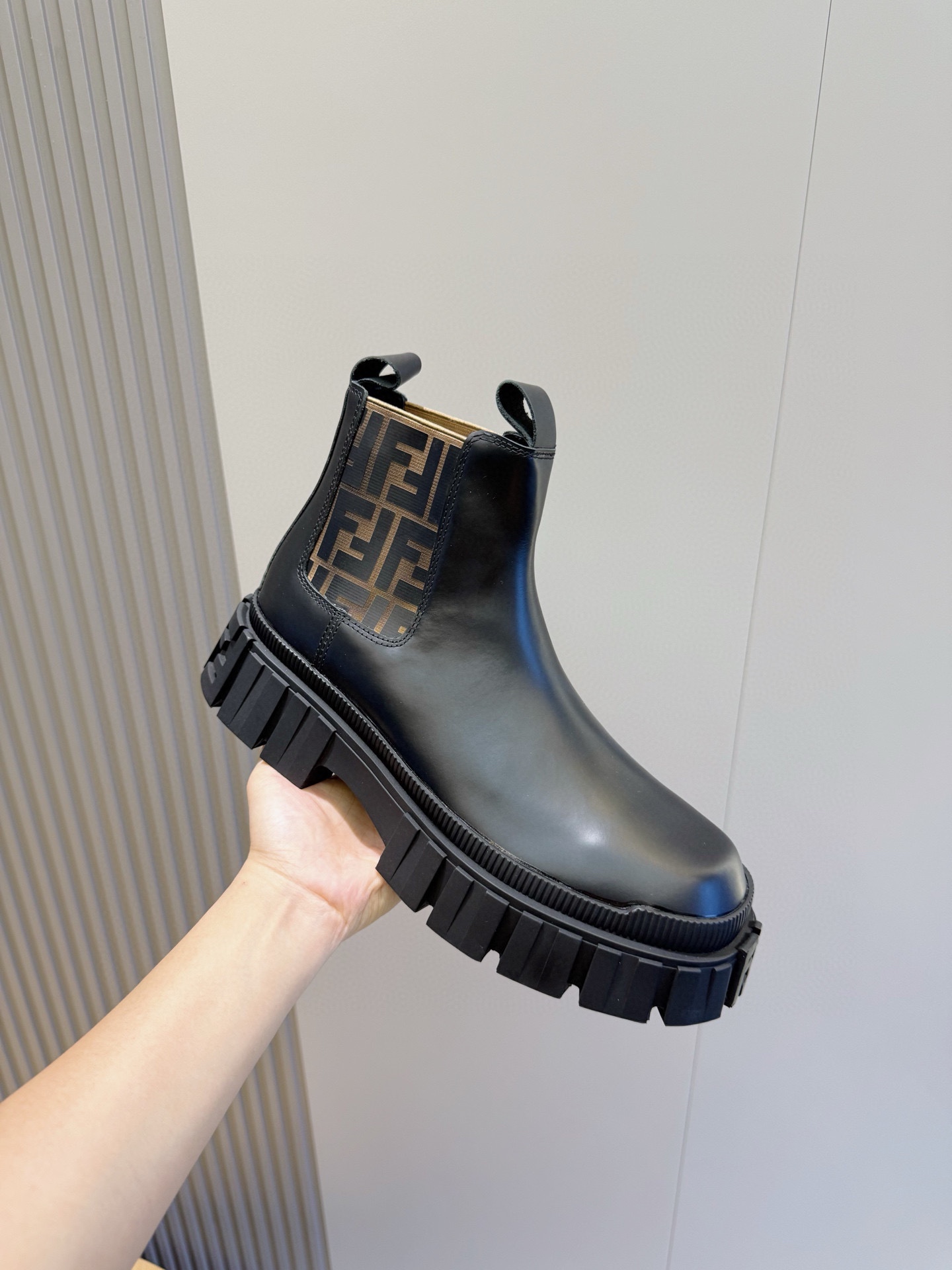 Fendi Basic Shoes Black S