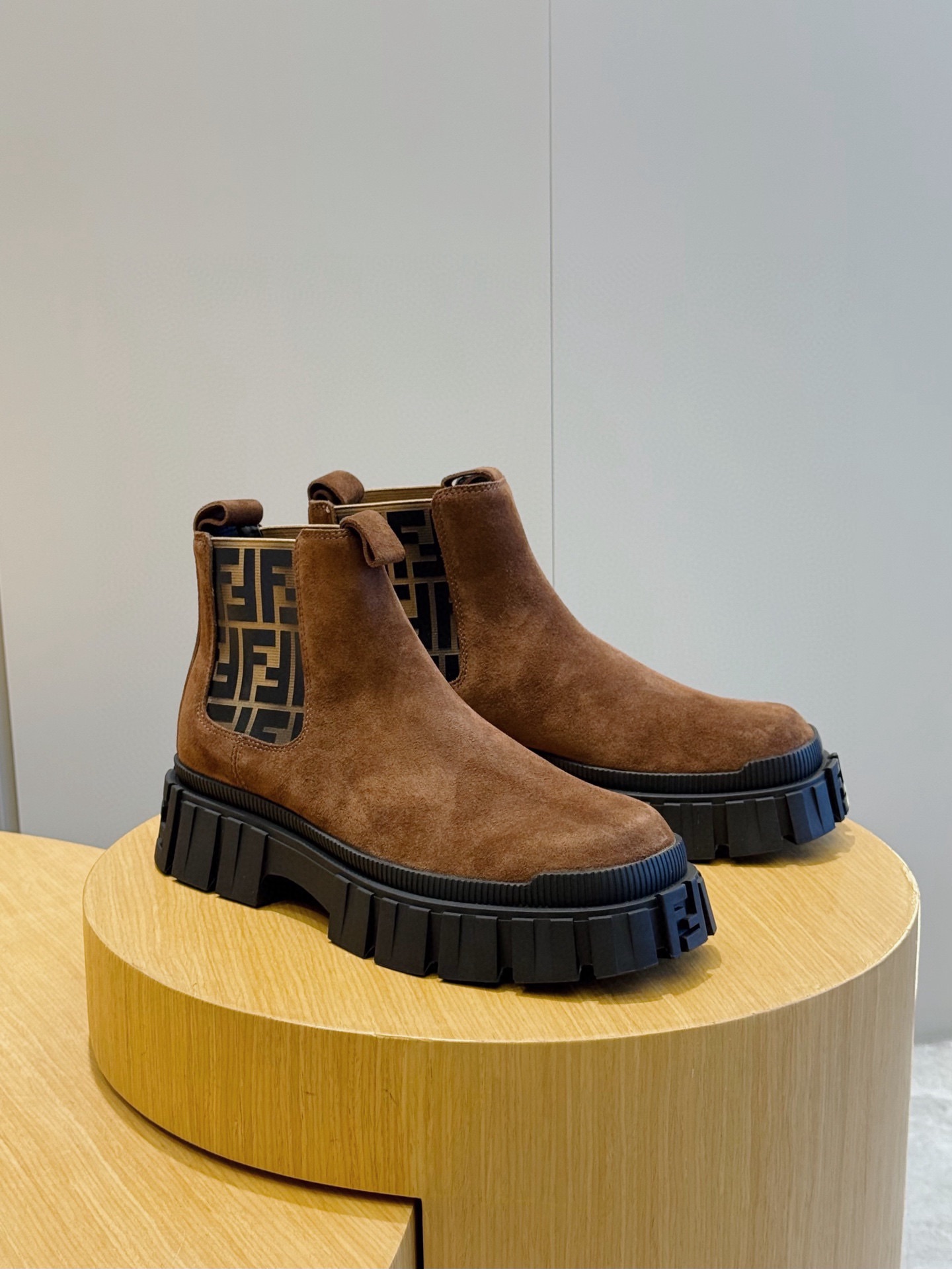 Fendi Basic Shoes Black S