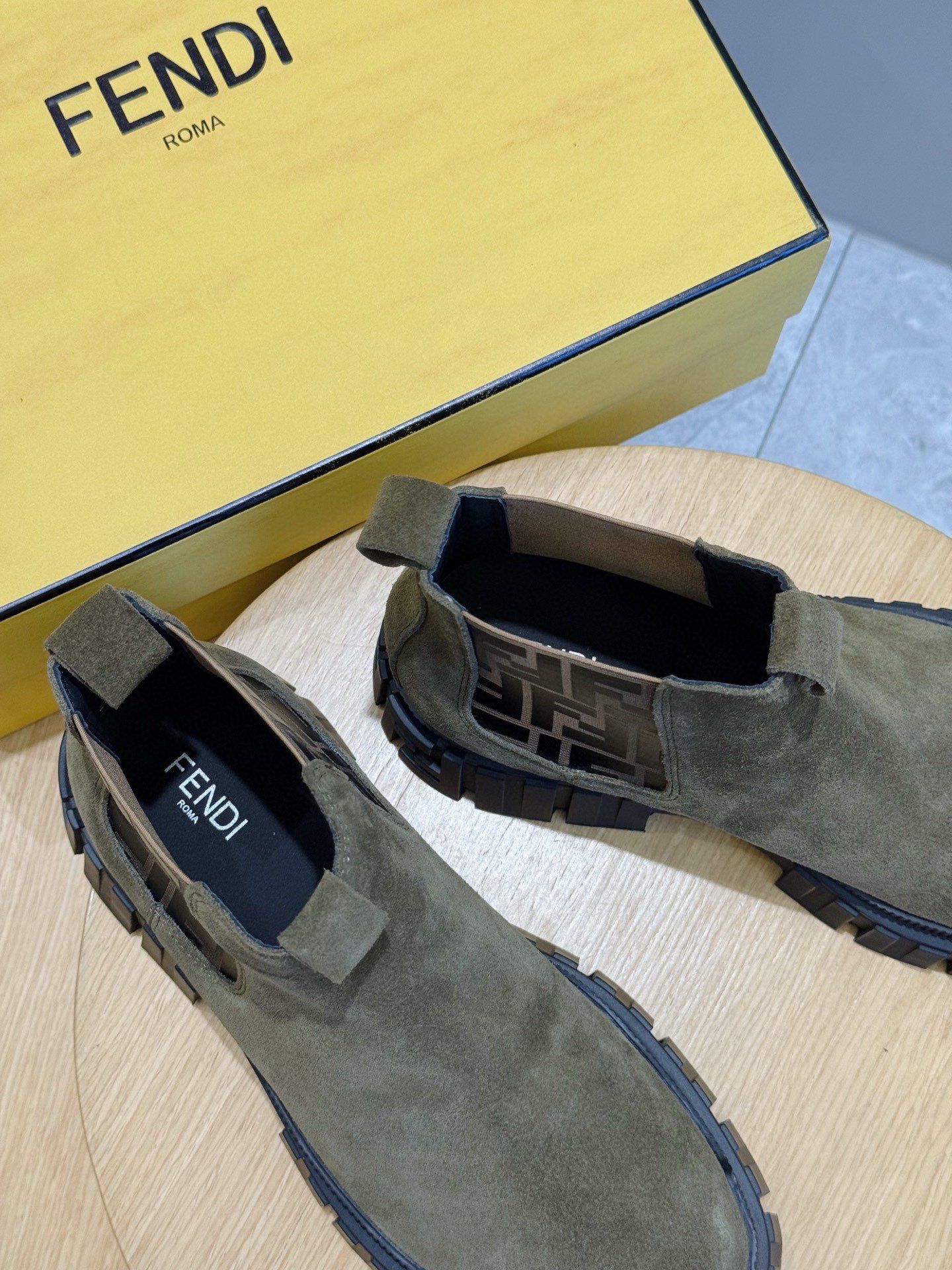 Fendi Basic Shoes Black S