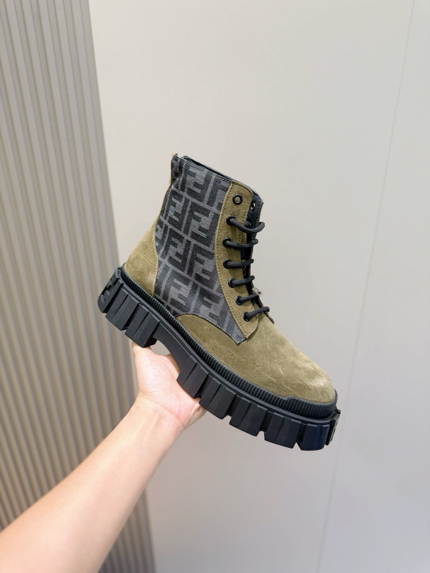 Fendi Basic Shoes Black S