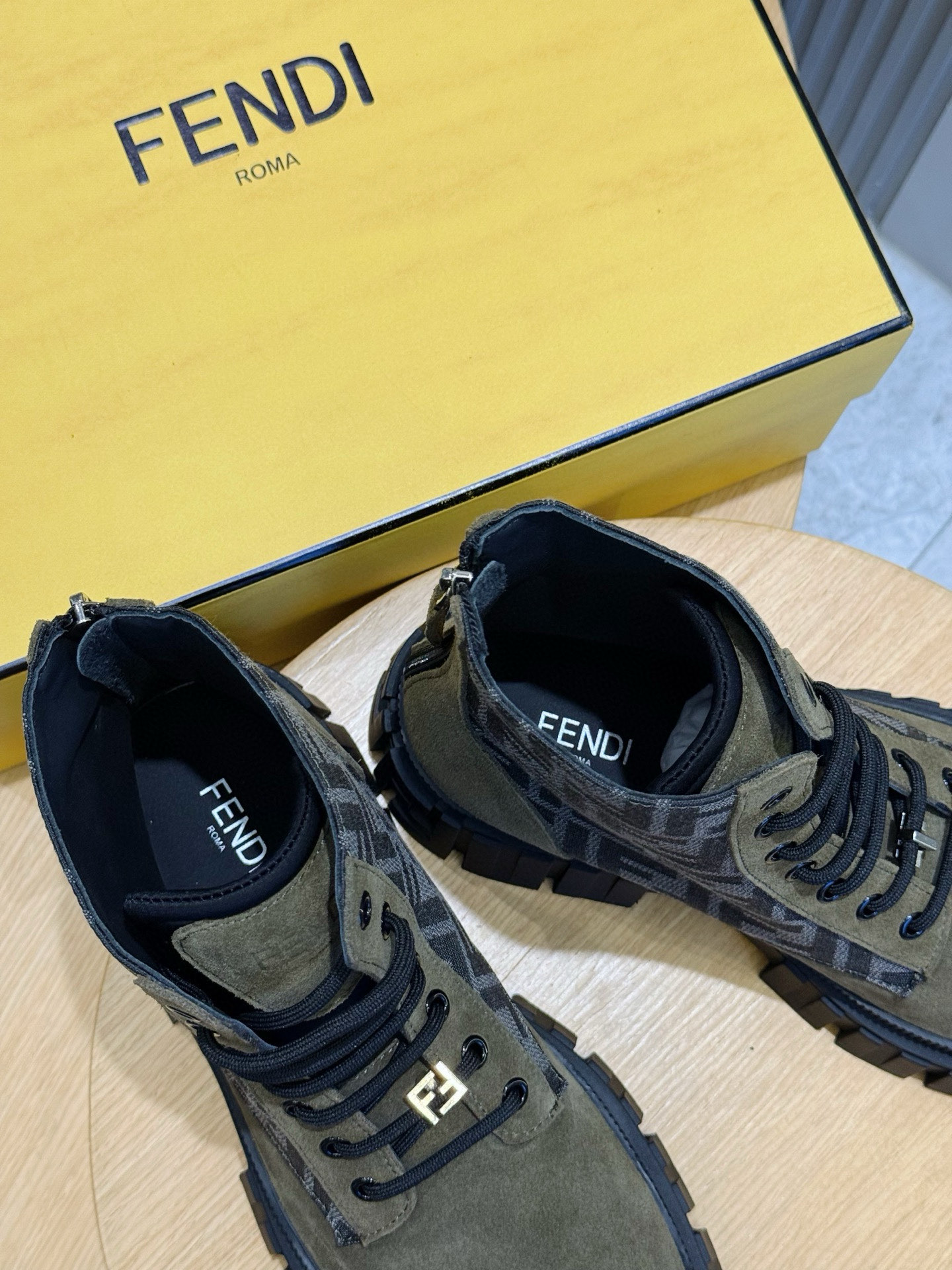 Fendi Basic Shoes Black S