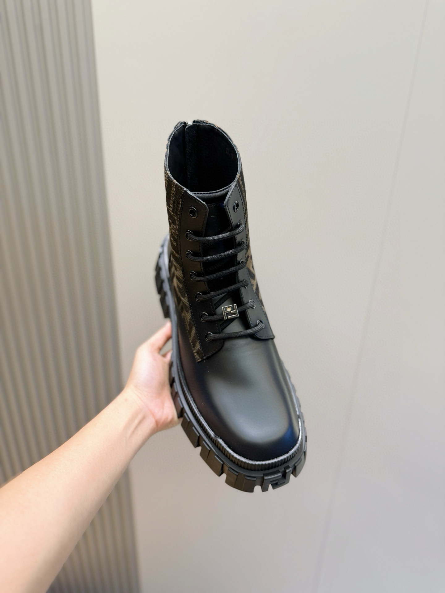 Fendi Basic Shoes Black S