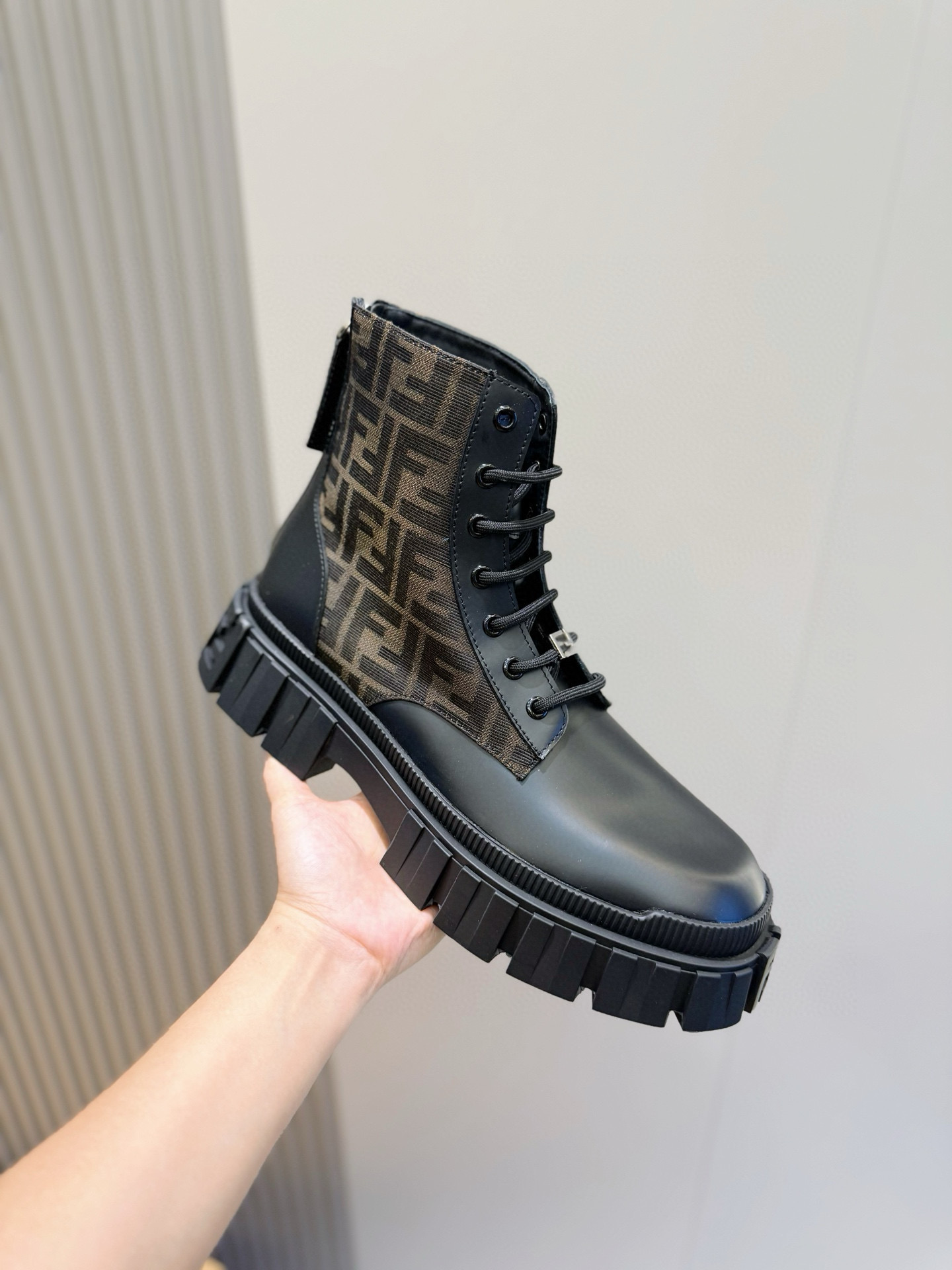 Fendi Basic Shoes Black S