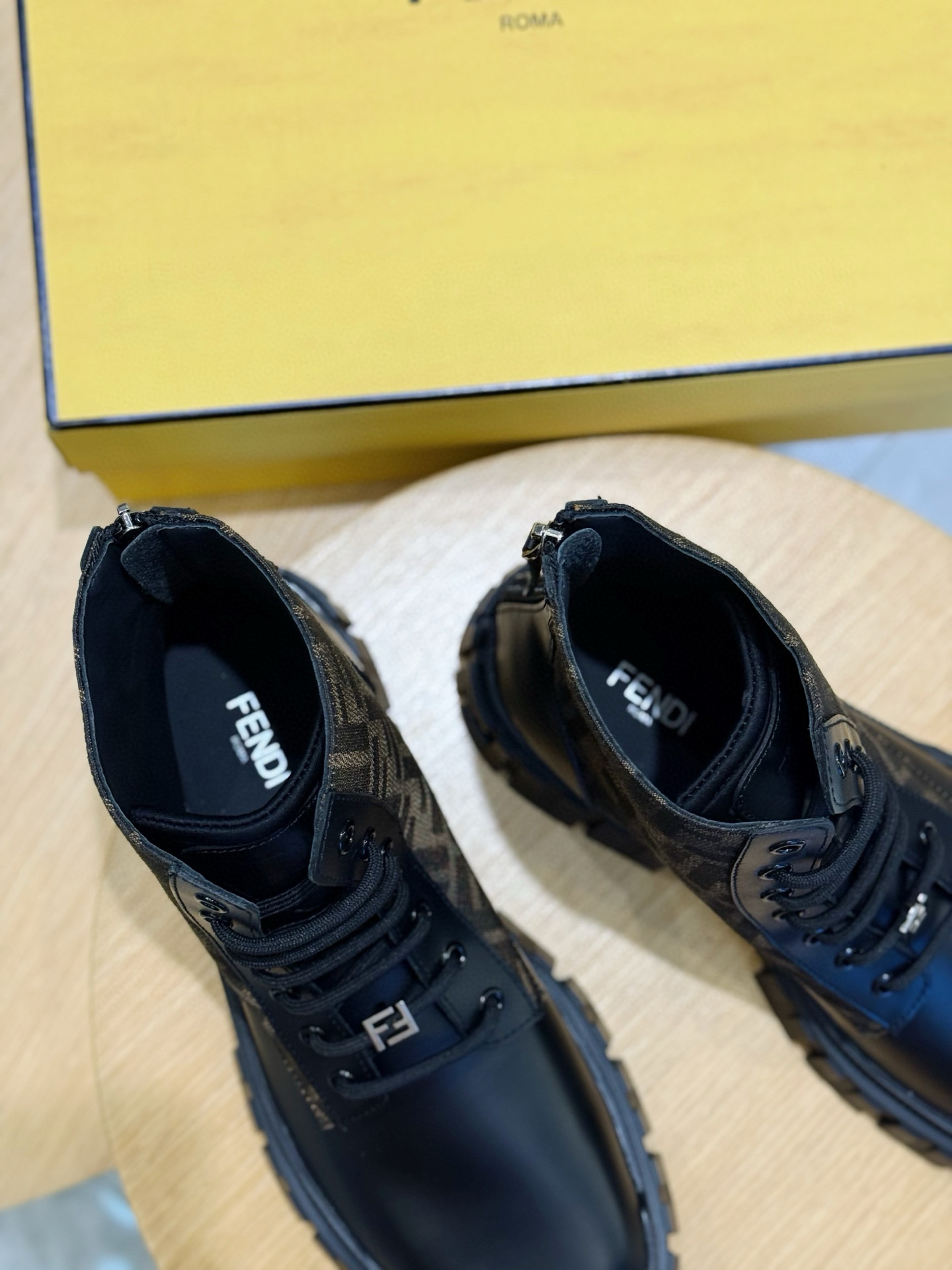 Fendi Basic Shoes Black S