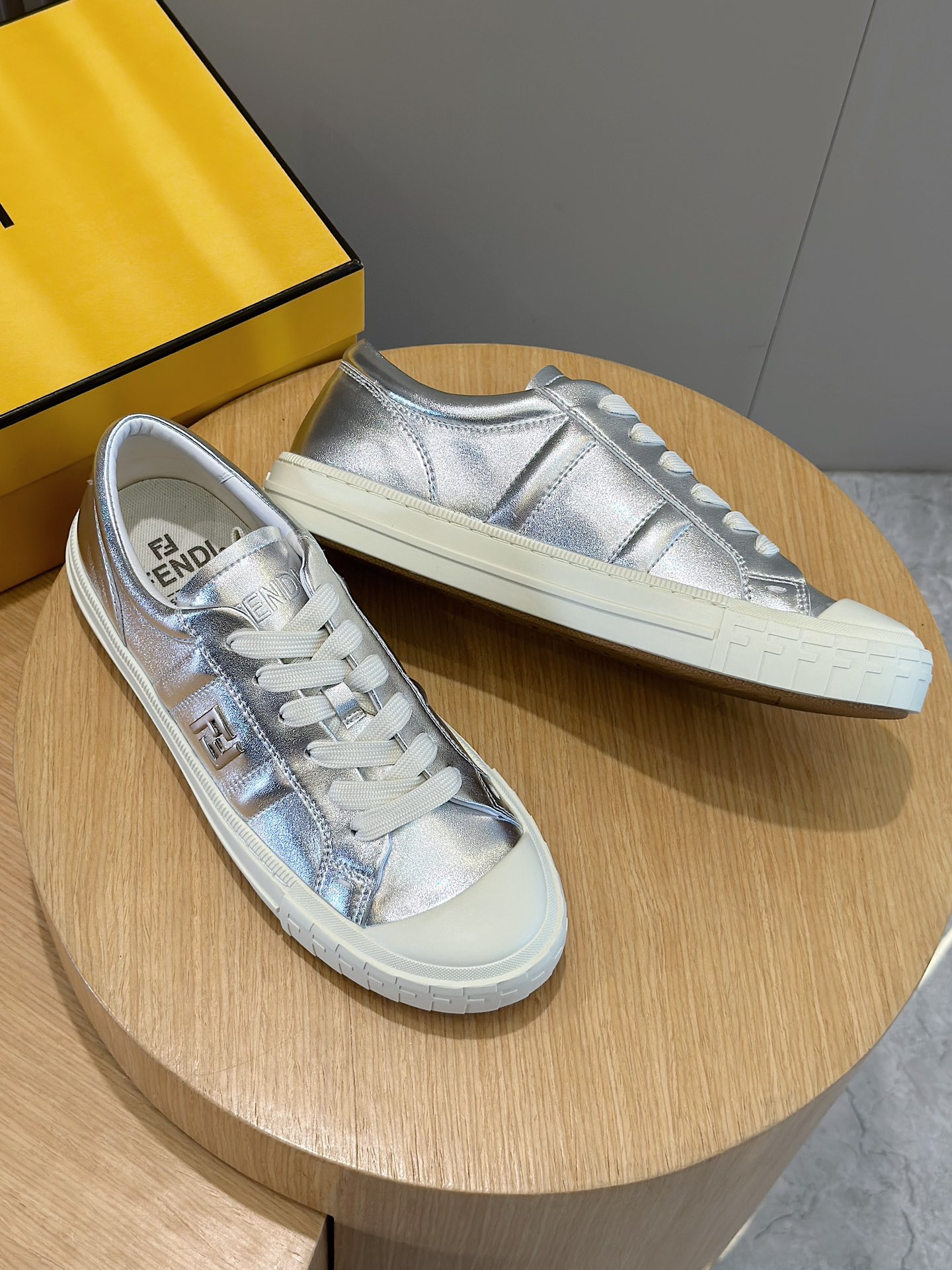 Fendi Male Leather Shoes Cow Leather M-s