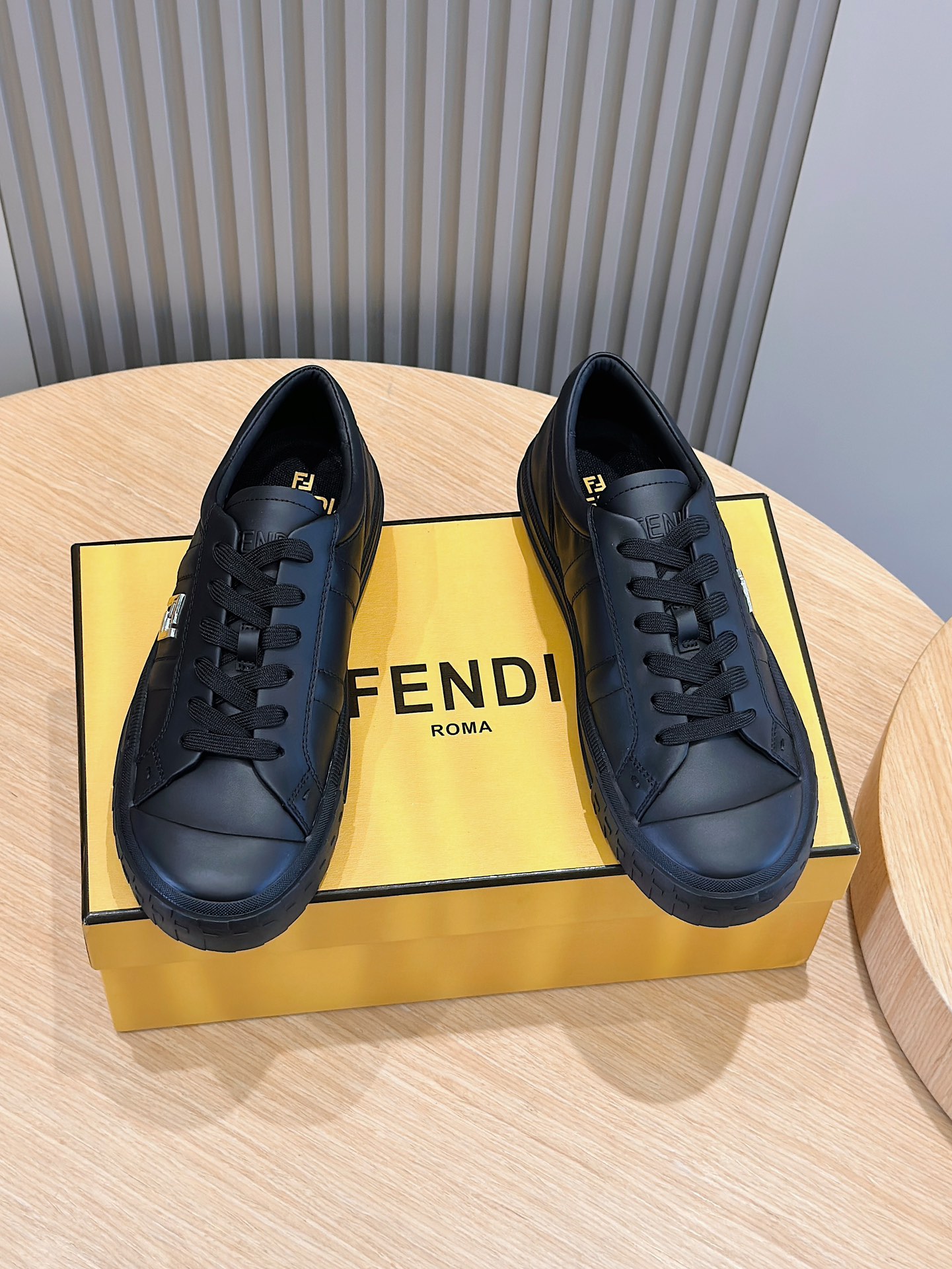 Fendi Male Leather Shoes Cow Leather M-s