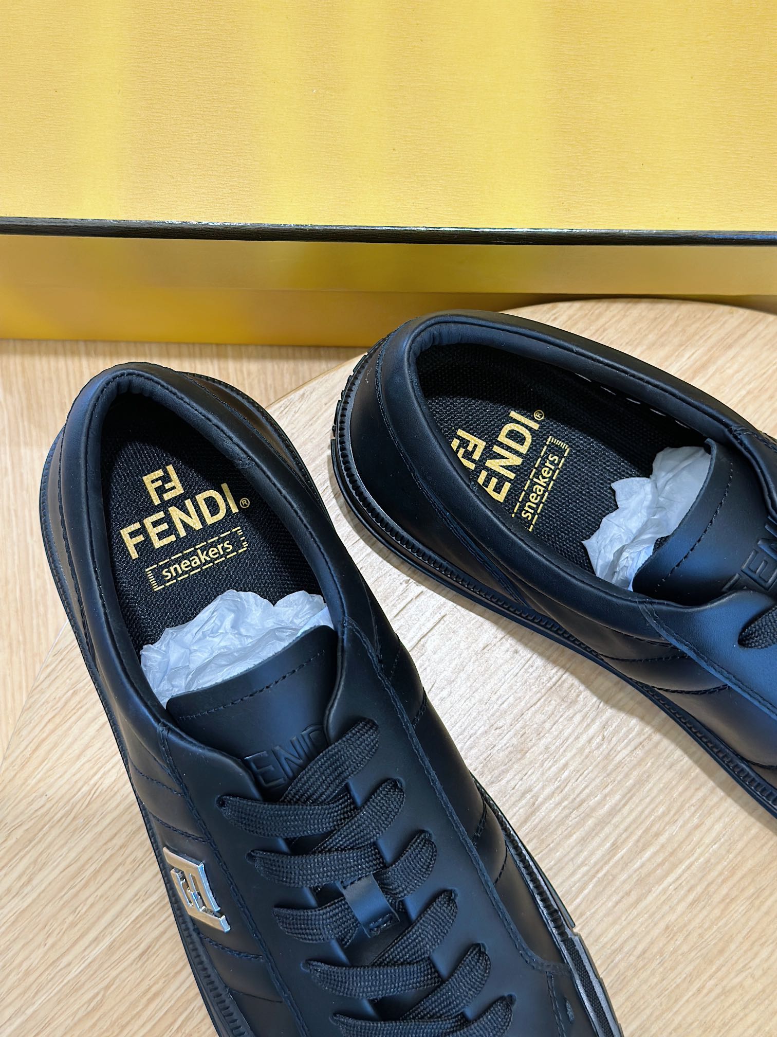 Fendi Male Leather Shoes Cow Leather M-s