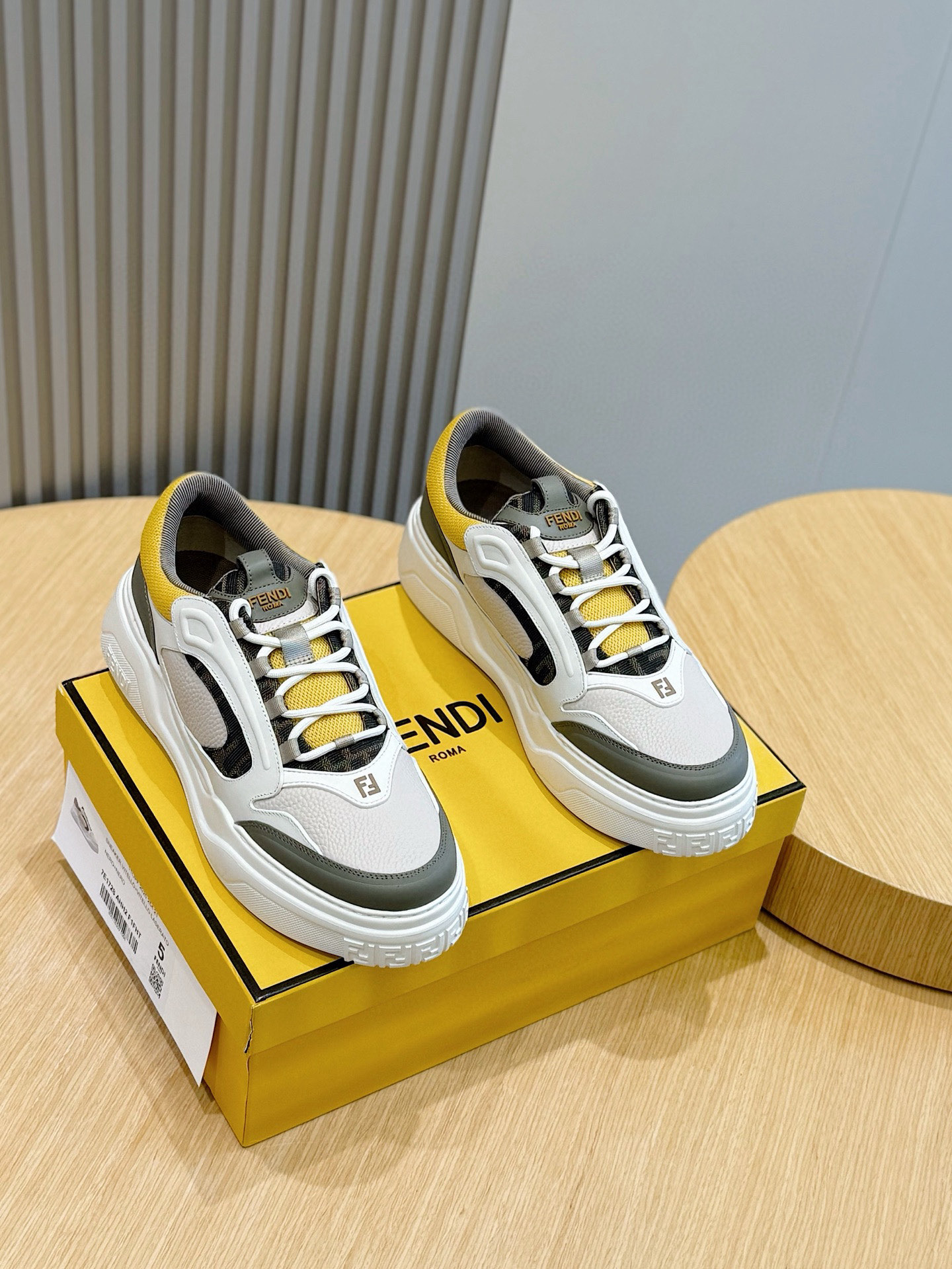 Fendi Sneakers White M-s