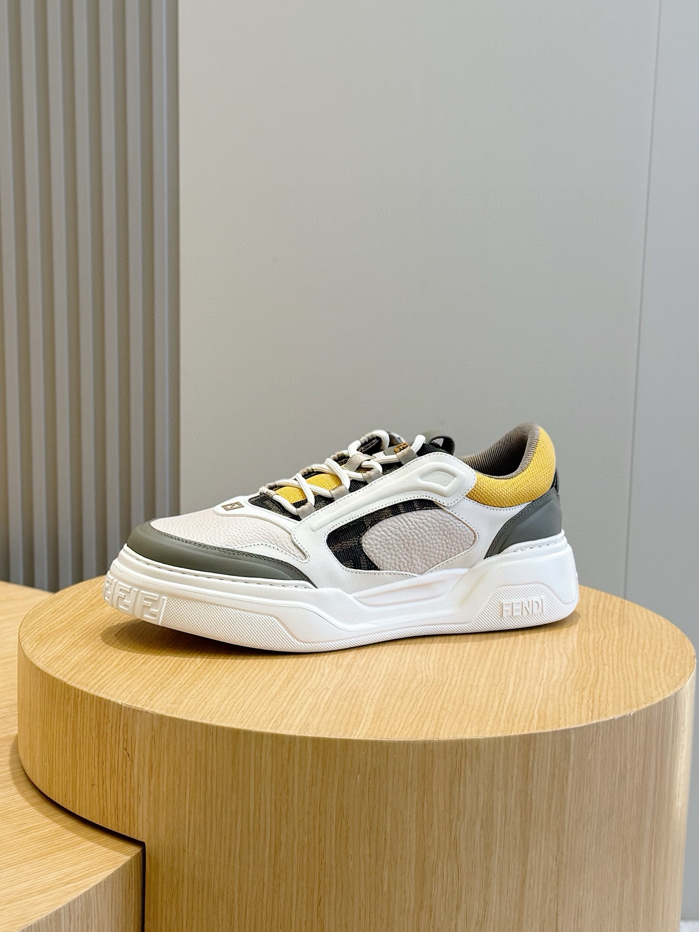 Fendi Sneakers White M-s
