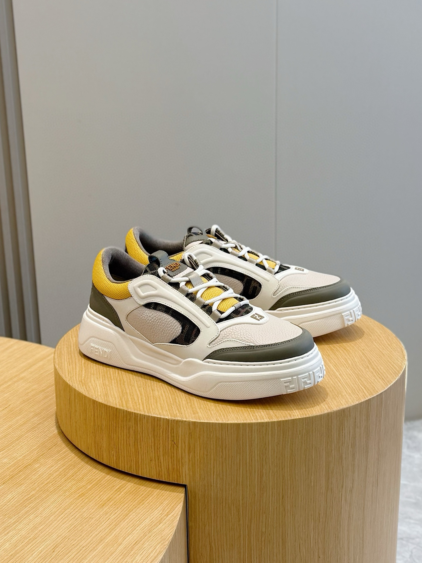 Fendi Sneakers White M-s