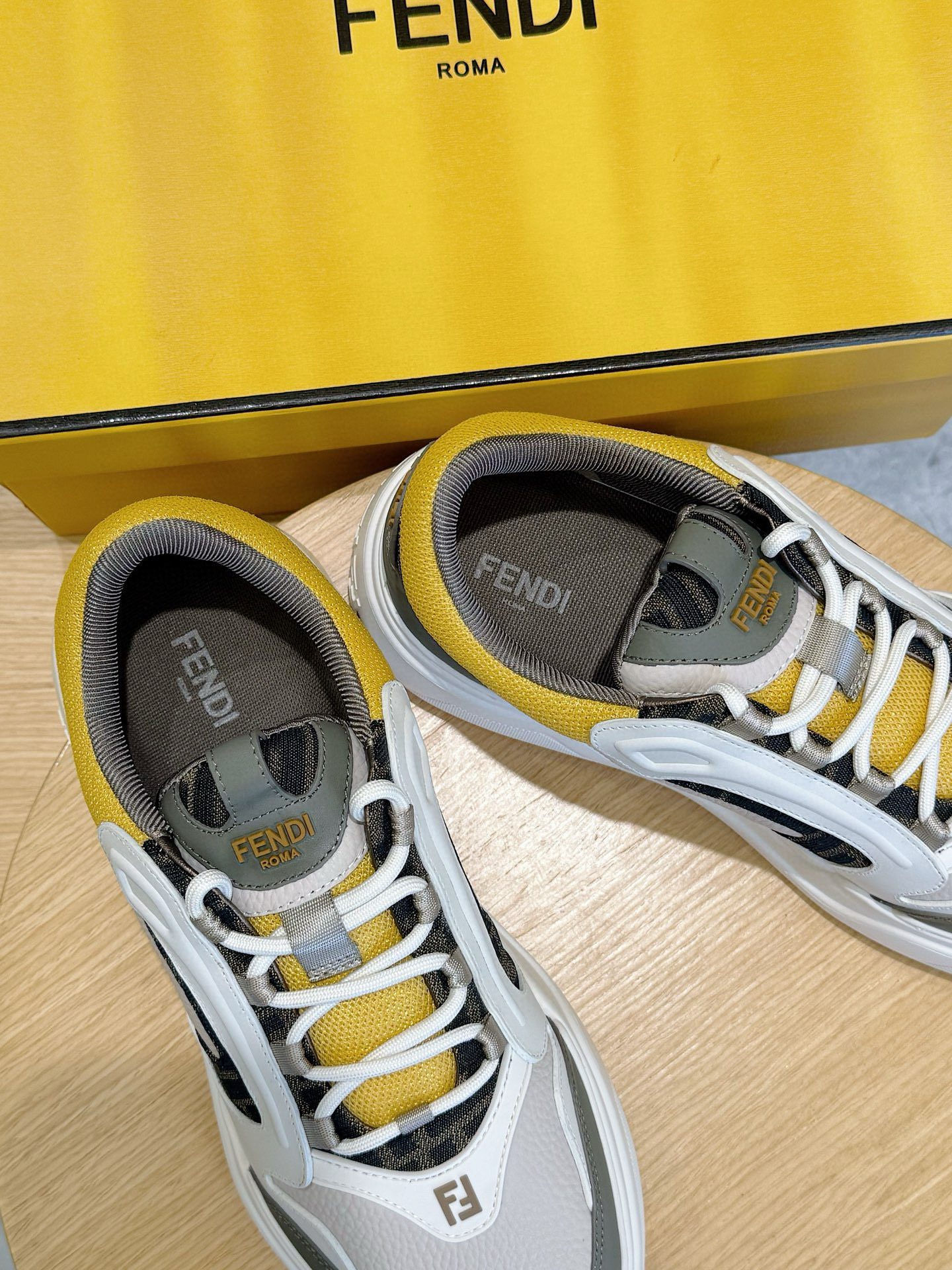 Fendi Sneakers White M-s