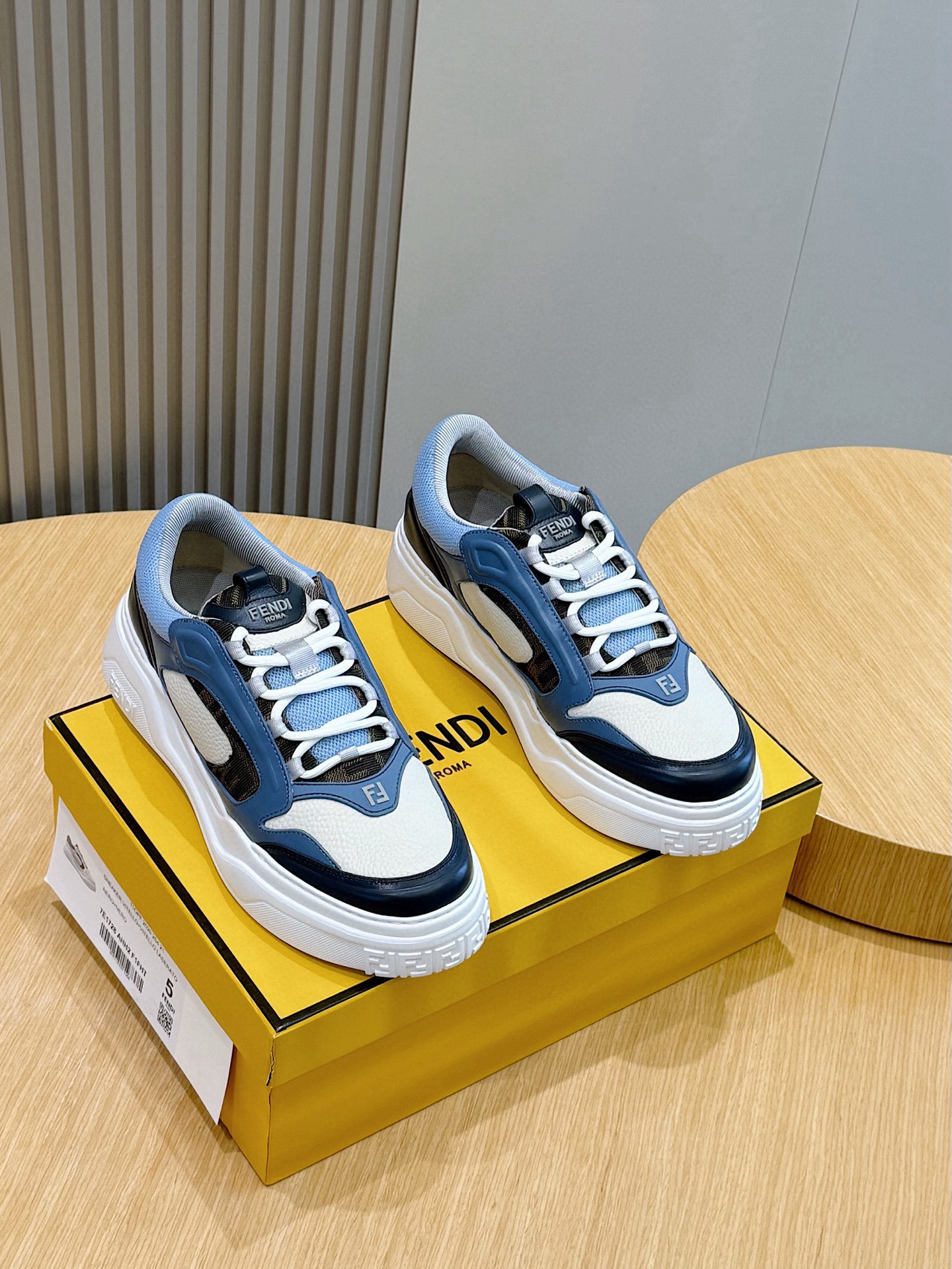 Fendi Sneakers White M-s