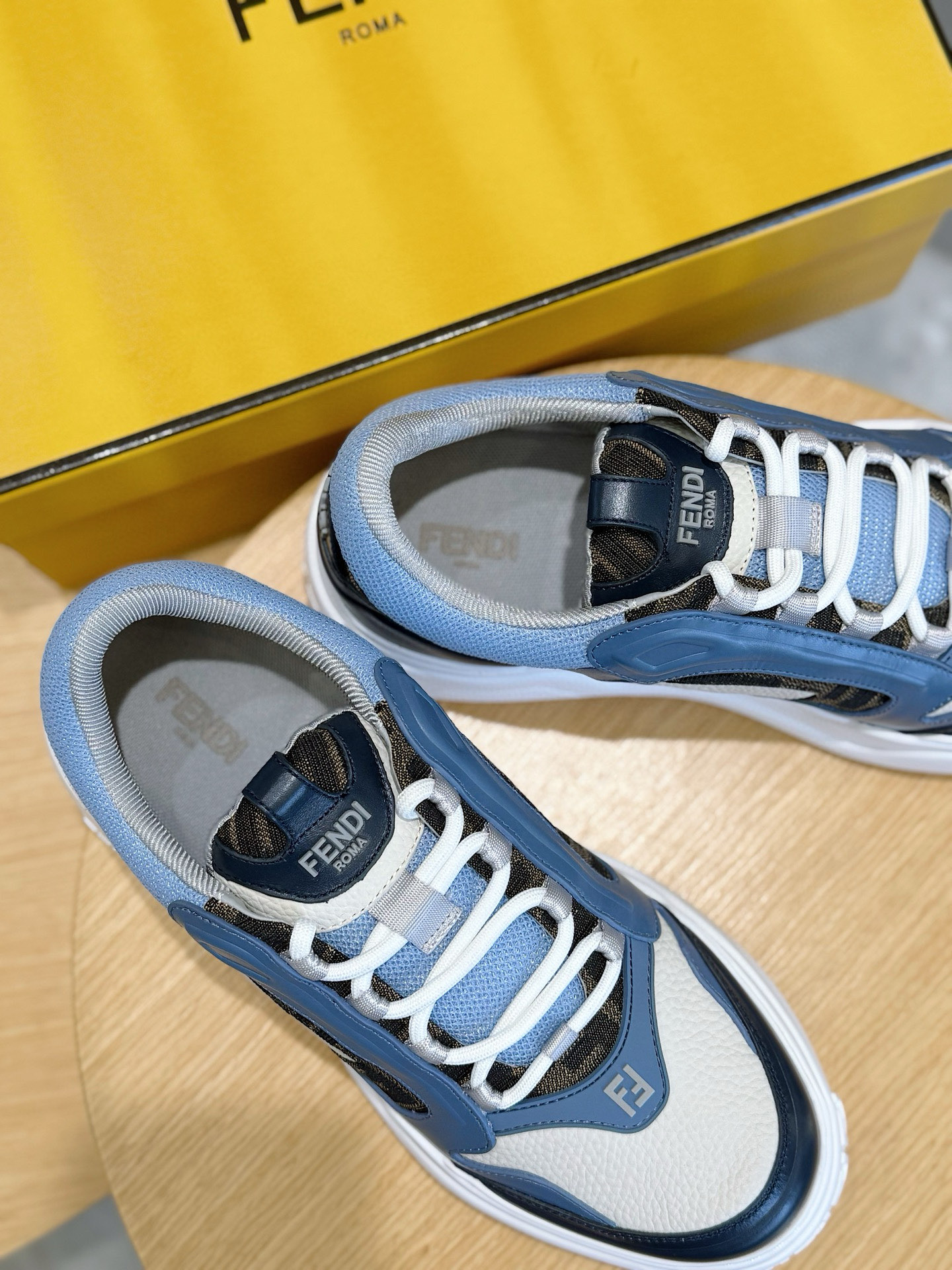 Fendi Sneakers White M-s