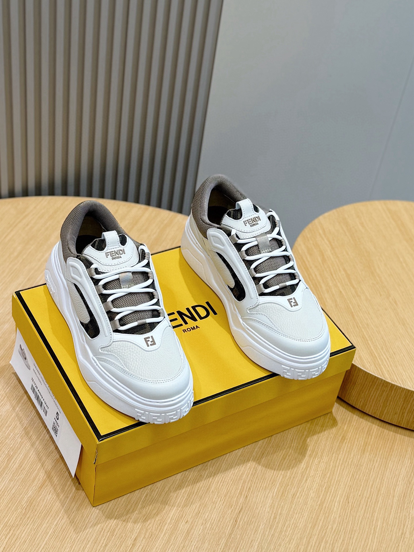 Fendi Sneakers White M-s