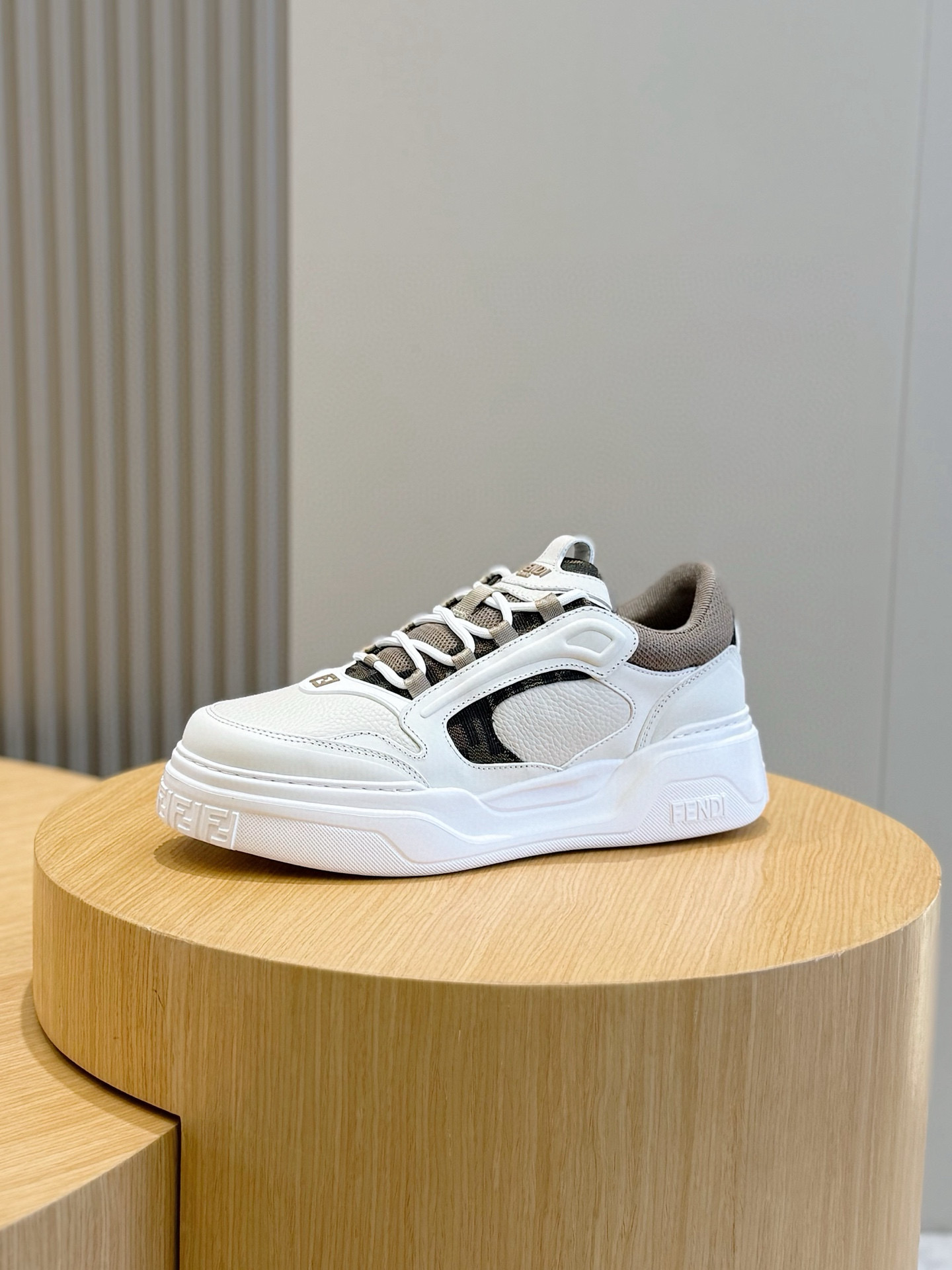 Fendi Sneakers White M-s