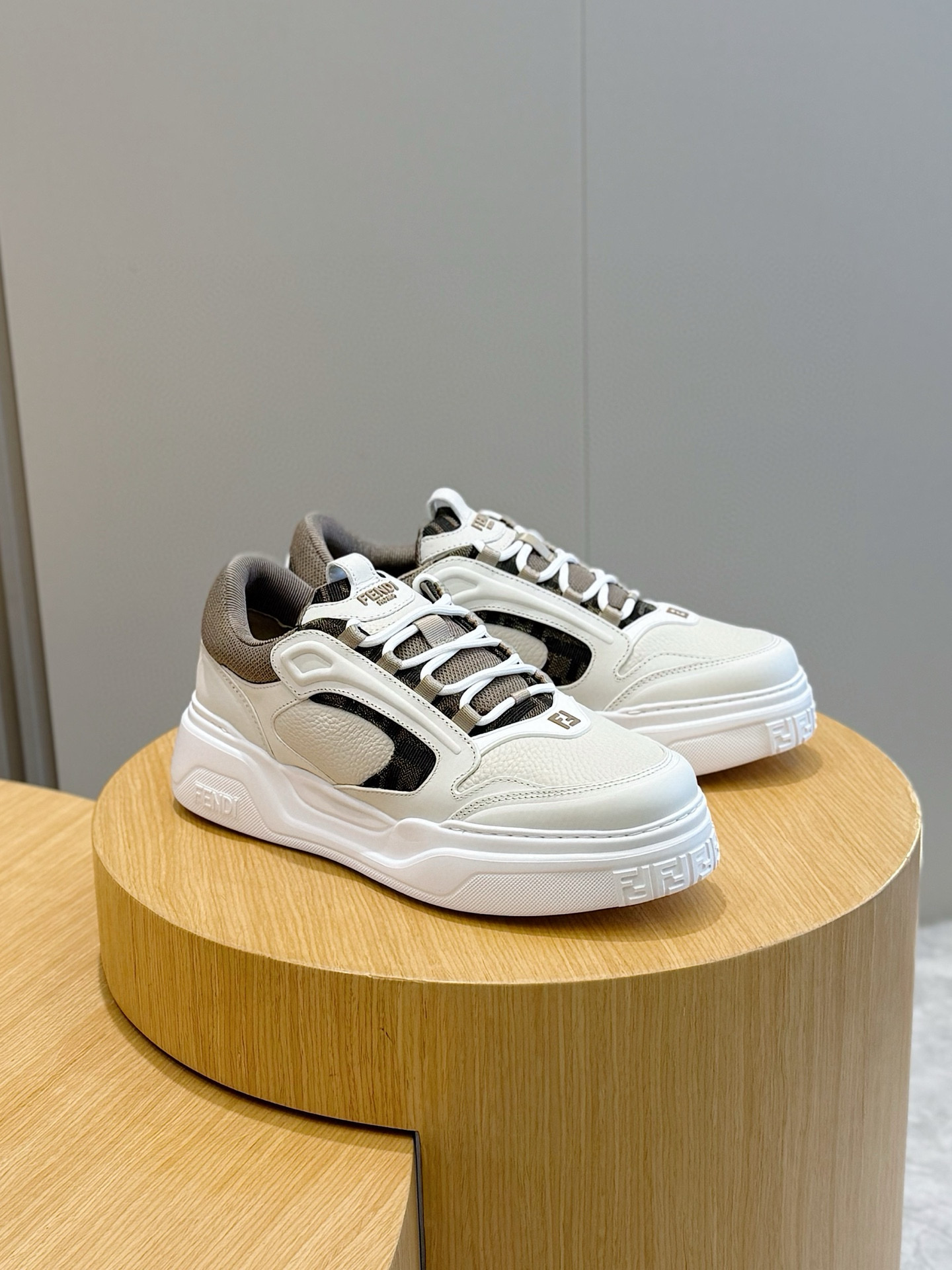 Fendi Sneakers White M-s