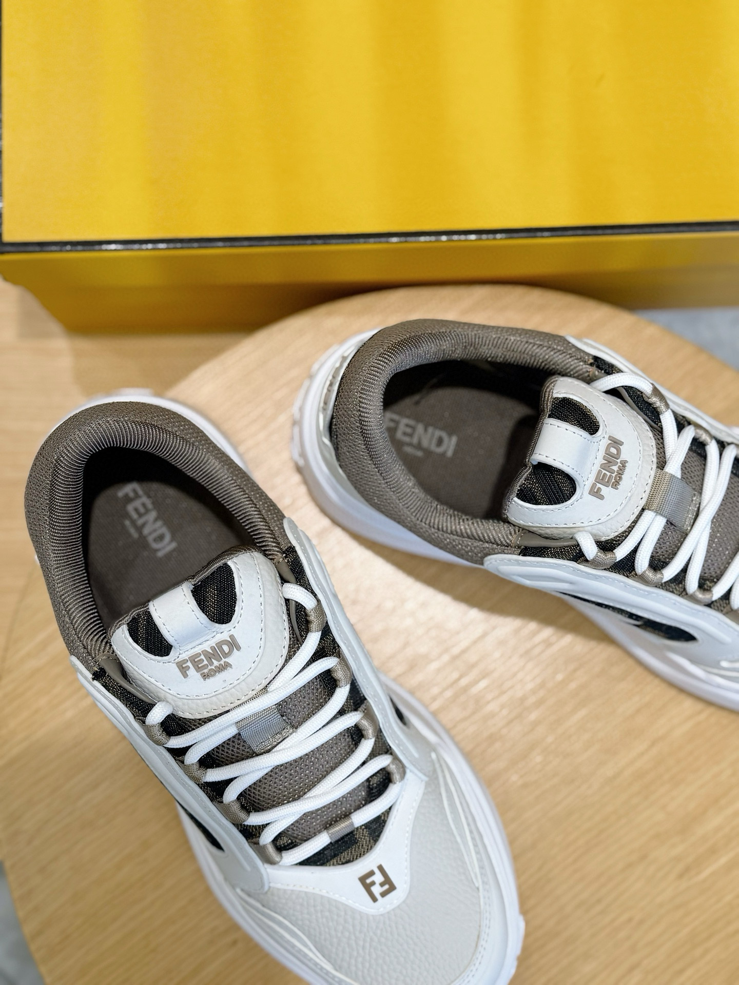 Fendi Sneakers White M-s