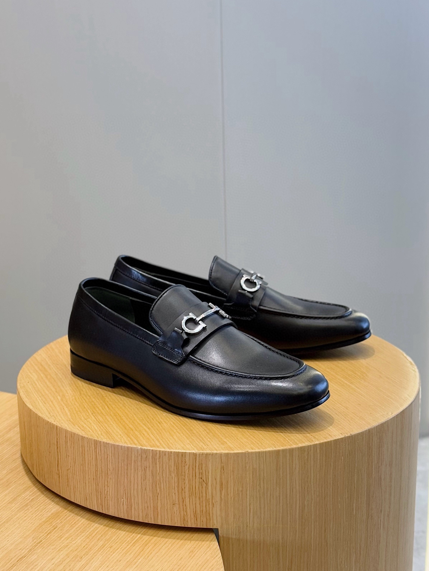 Ferragamo Male Loafers Real Leather Red M-s