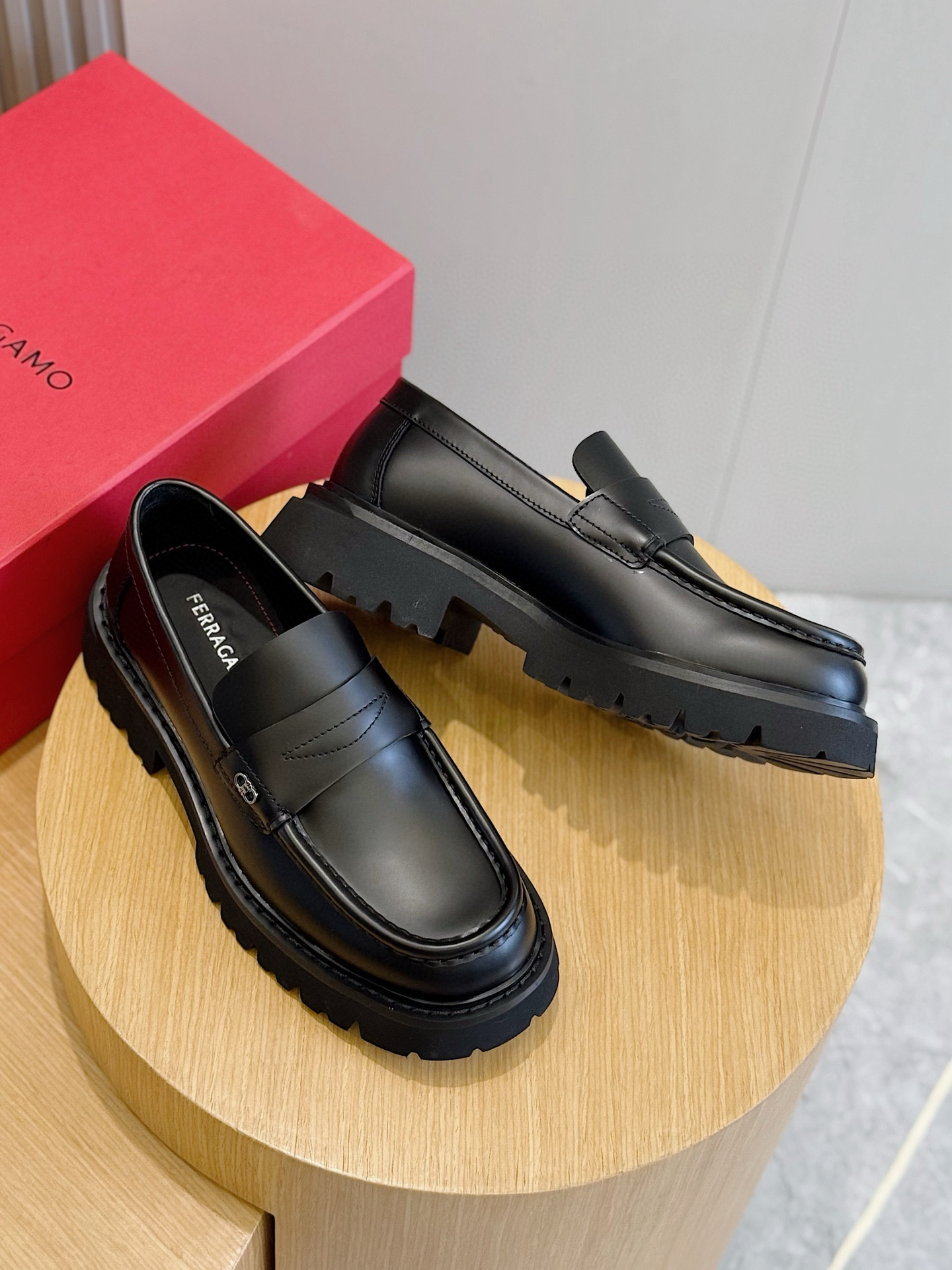 Ferragamo Male Leather Shoes Cow Leather M-s