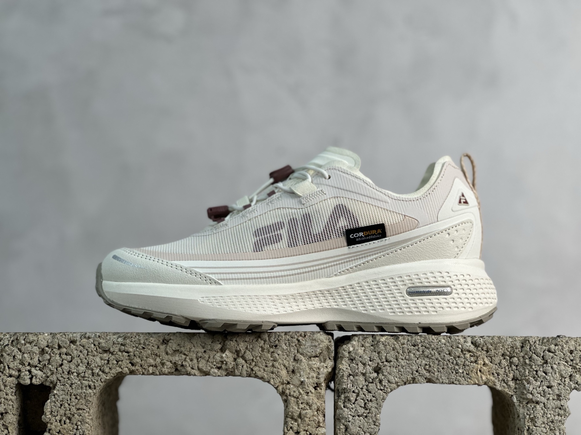 Basic Shoes Breathable L