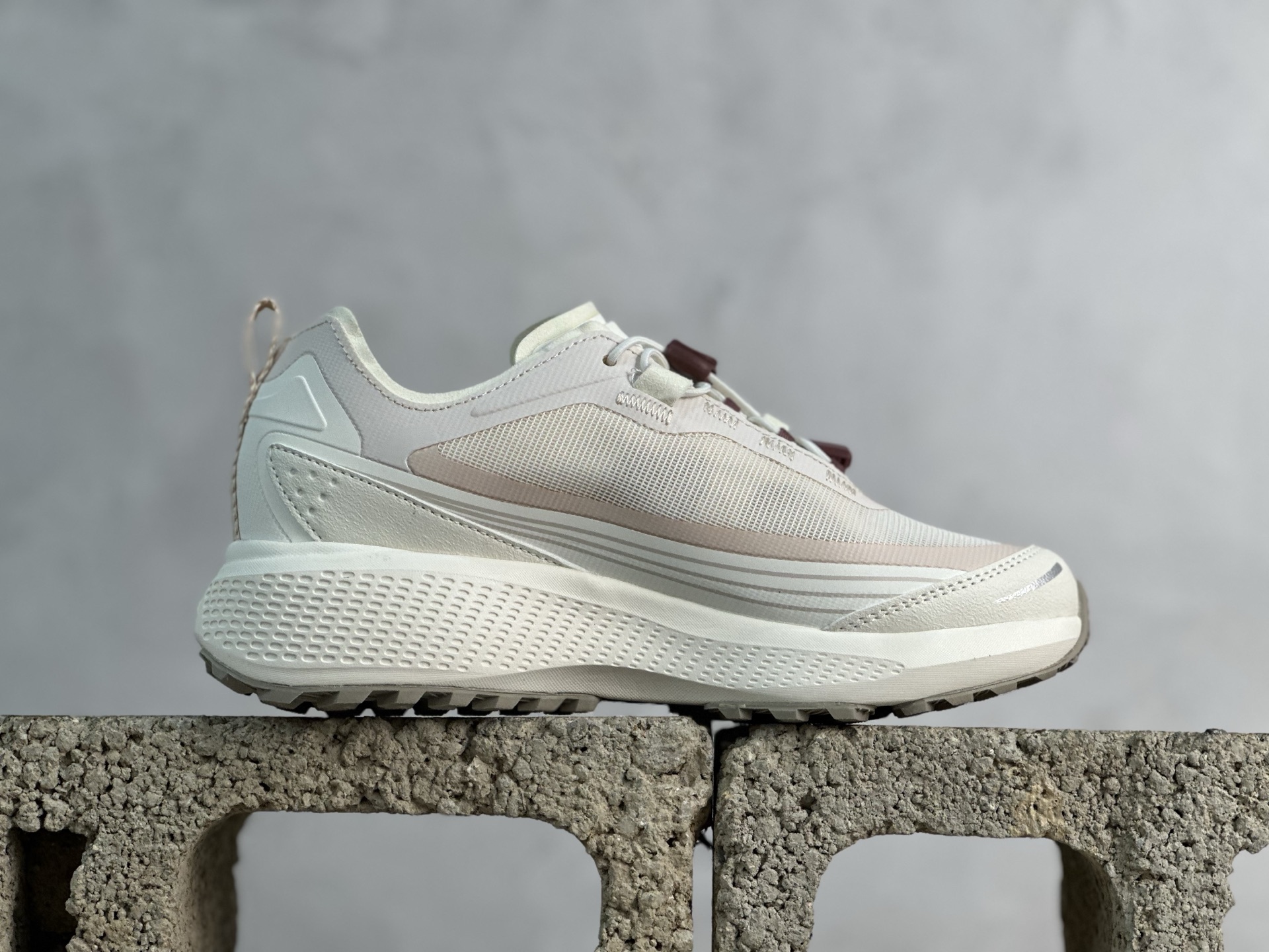 Basic Shoes Breathable L