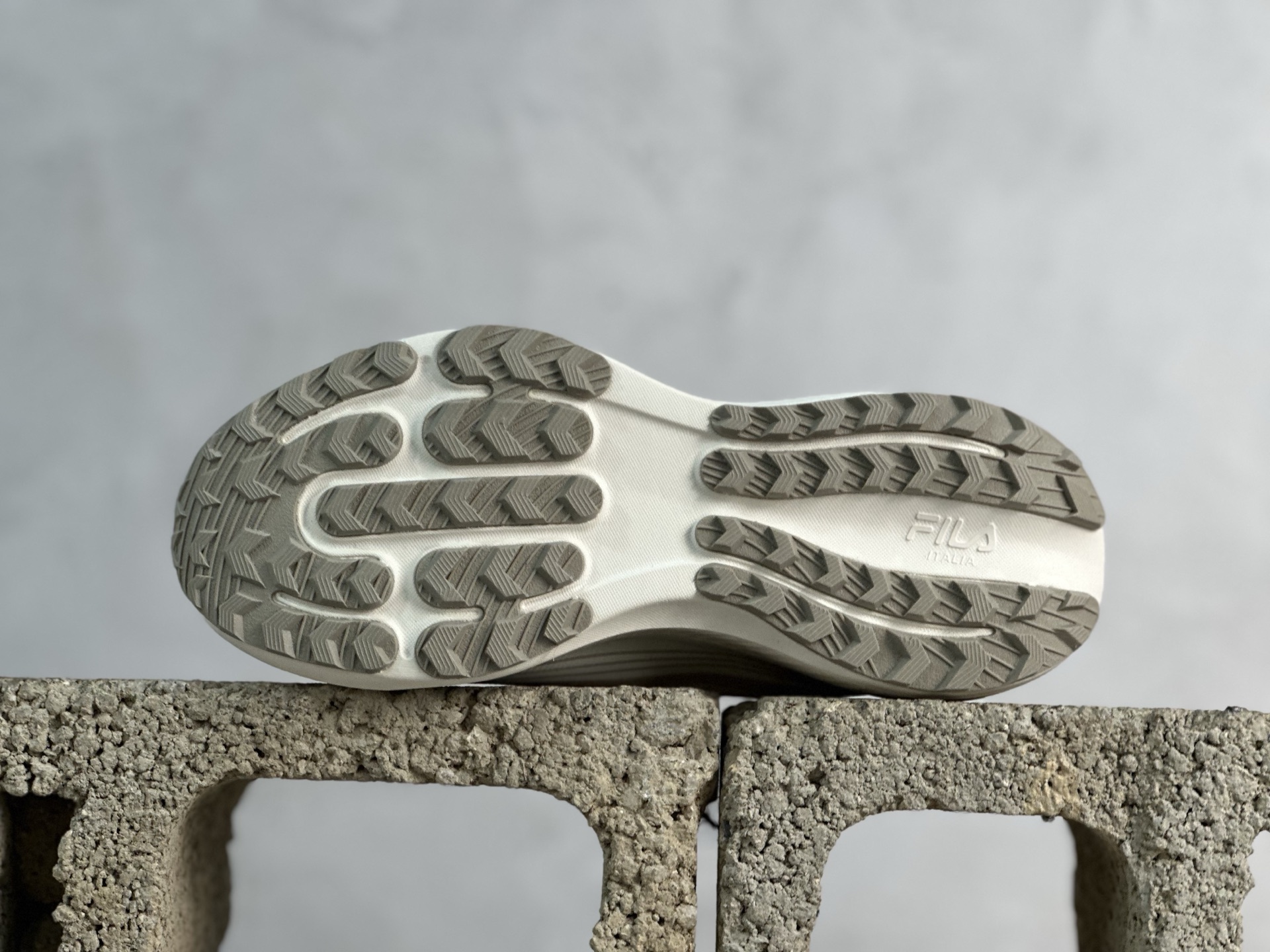 Basic Shoes Breathable L