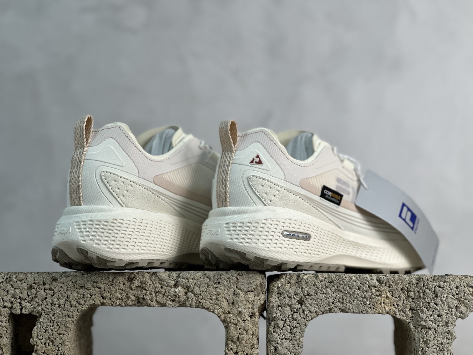 Basic Shoes Breathable L