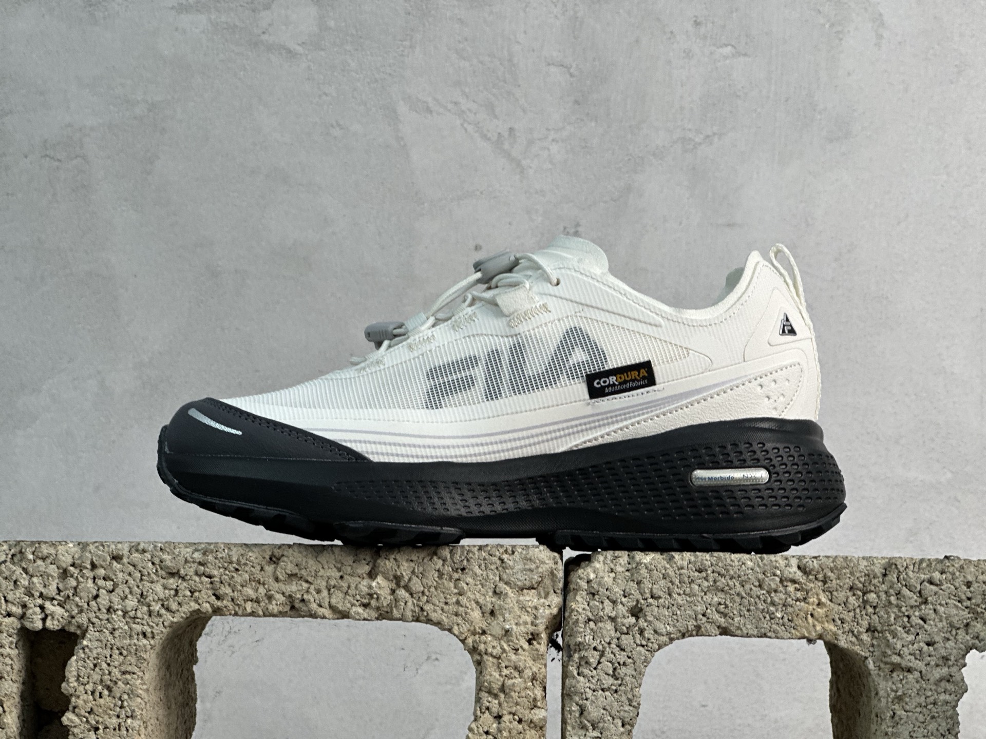 Basic Shoes Breathable L