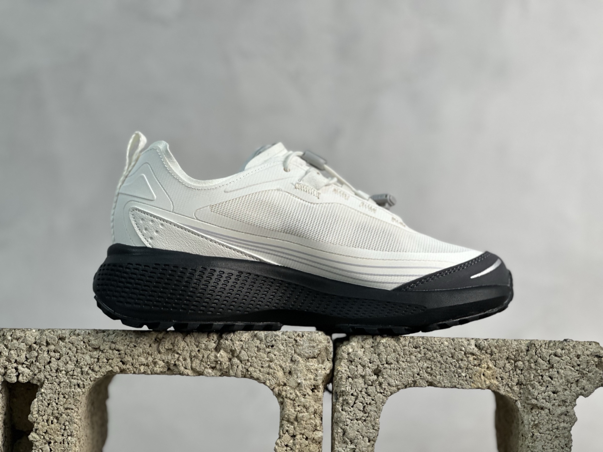 Basic Shoes Breathable L