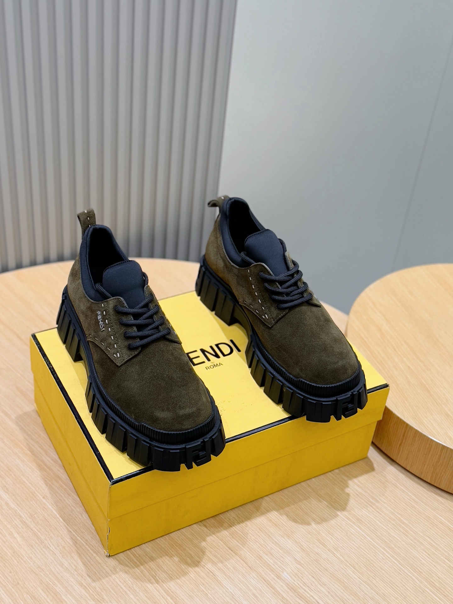 Basic Shoes Black L-s