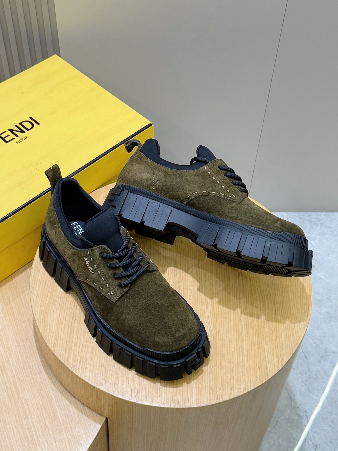 Basic Shoes Black L-s