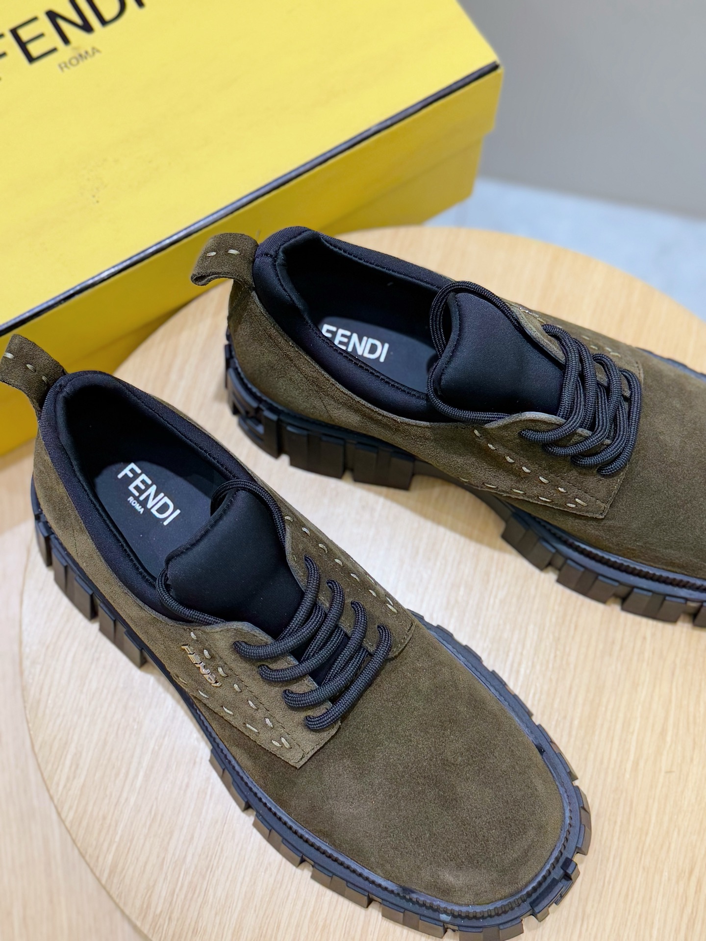 Basic Shoes Black L-s