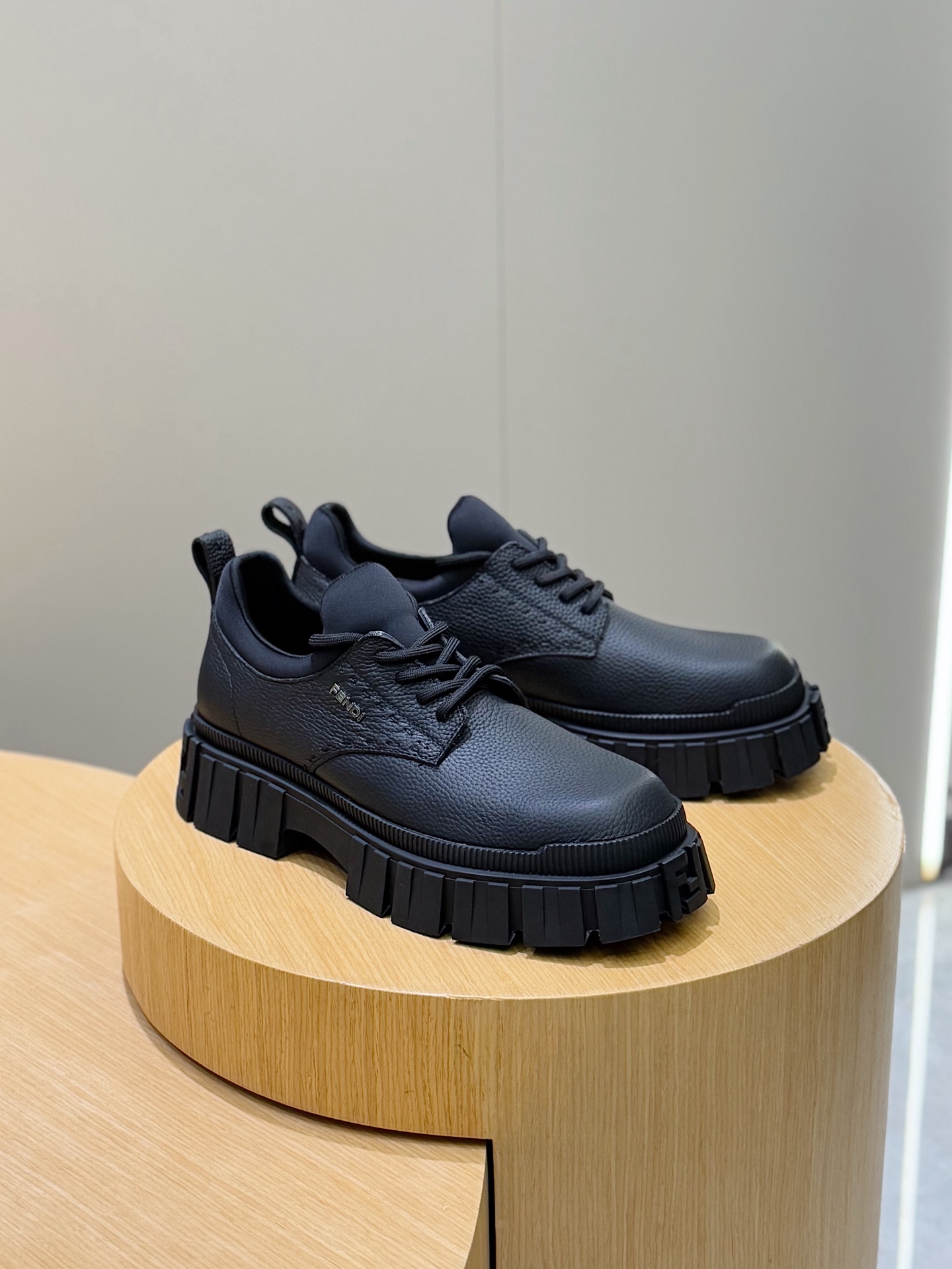 Basic Shoes Black L-s