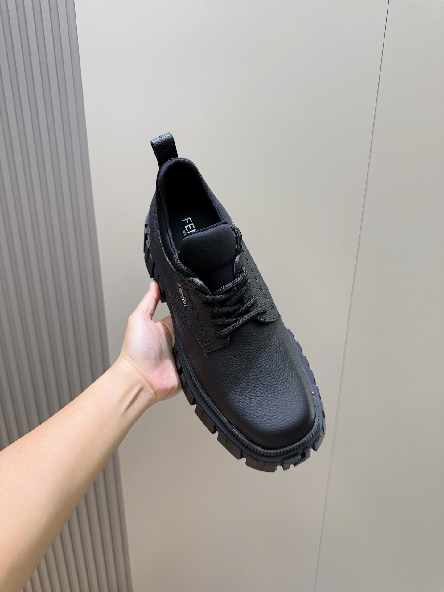 Basic Shoes Black L-s